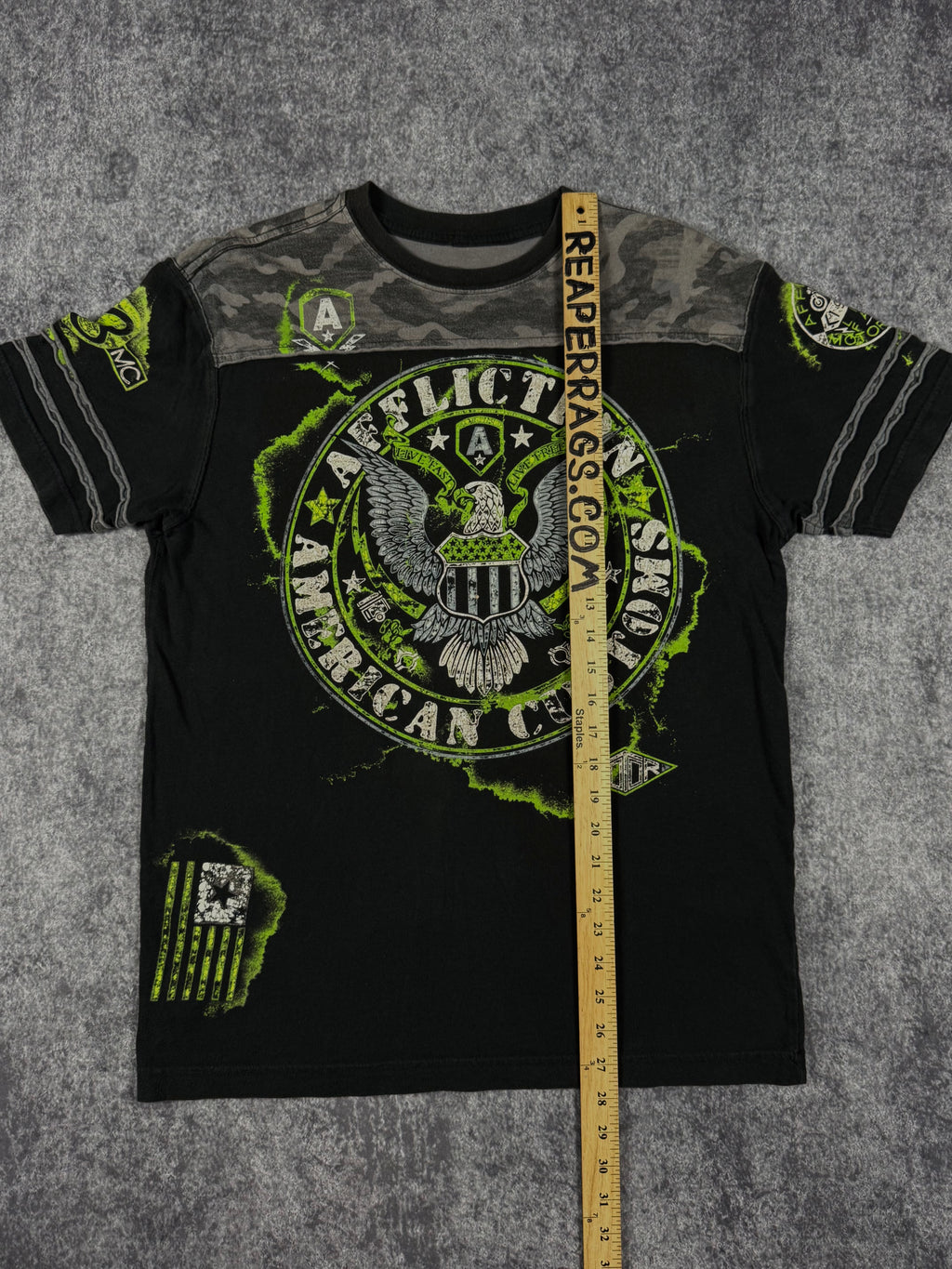 2000s affliction shirt (M)