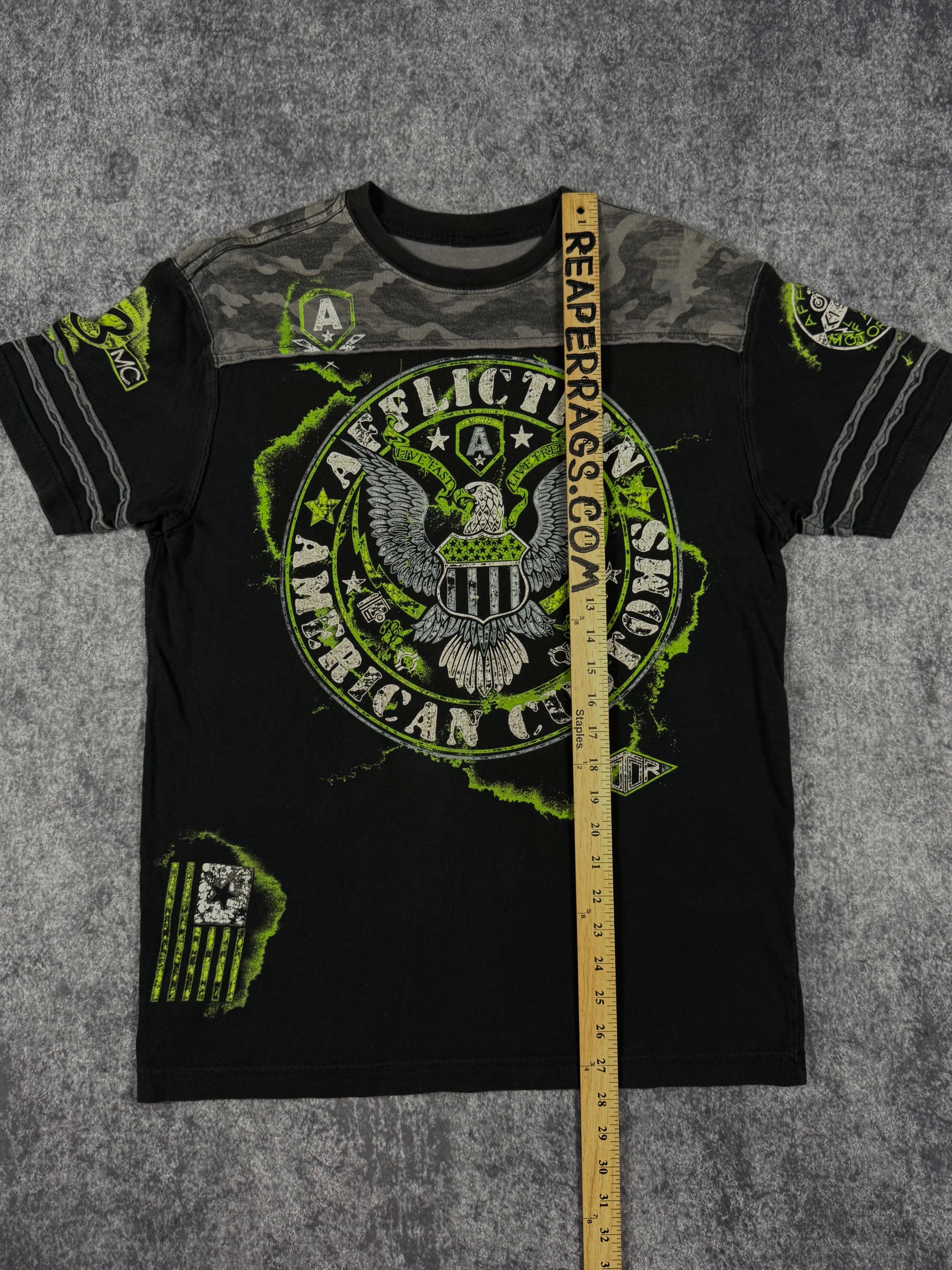 2000s affliction shirt (M)