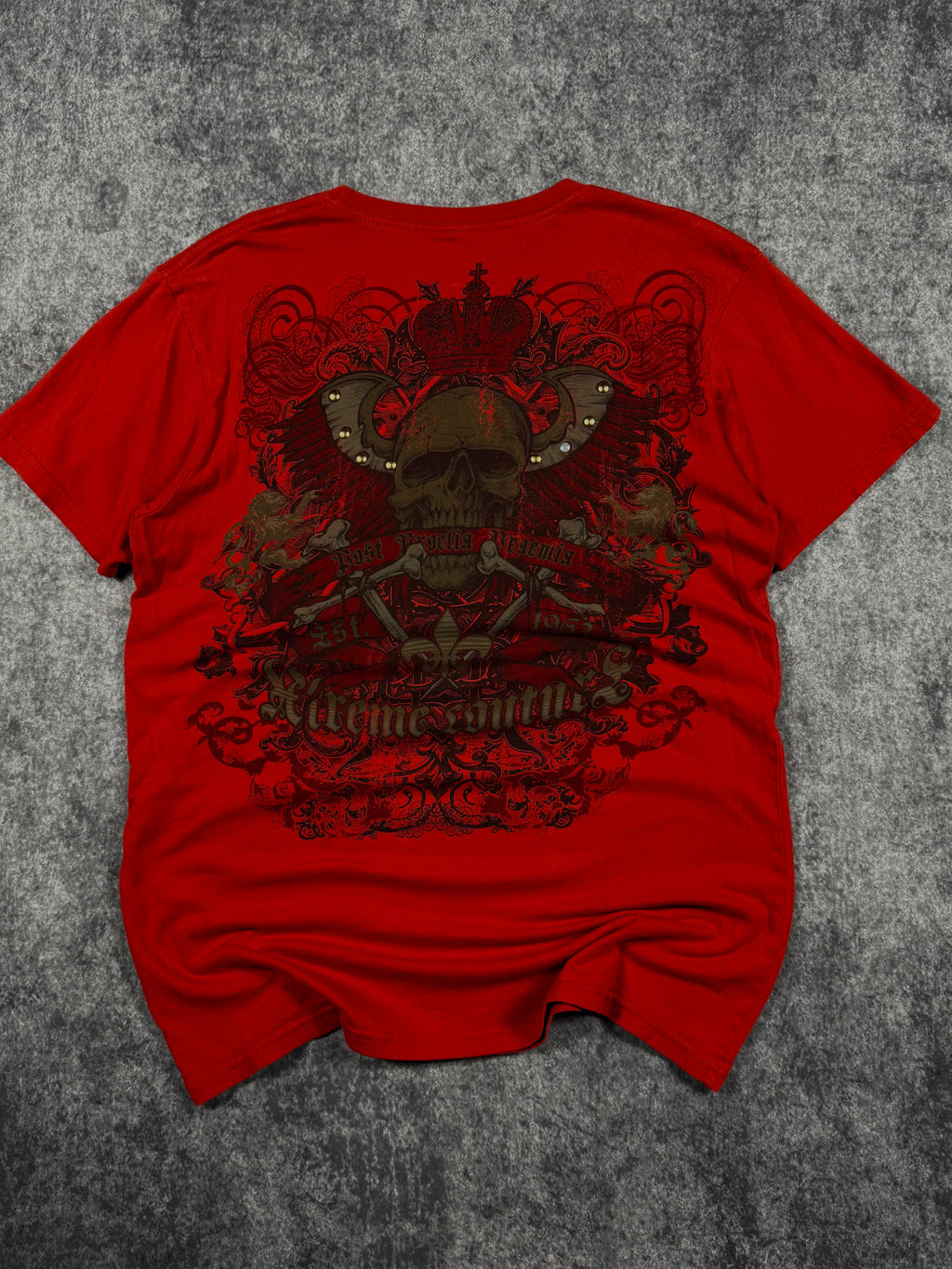 (rare) 2000s xtreme couture shirt (M)