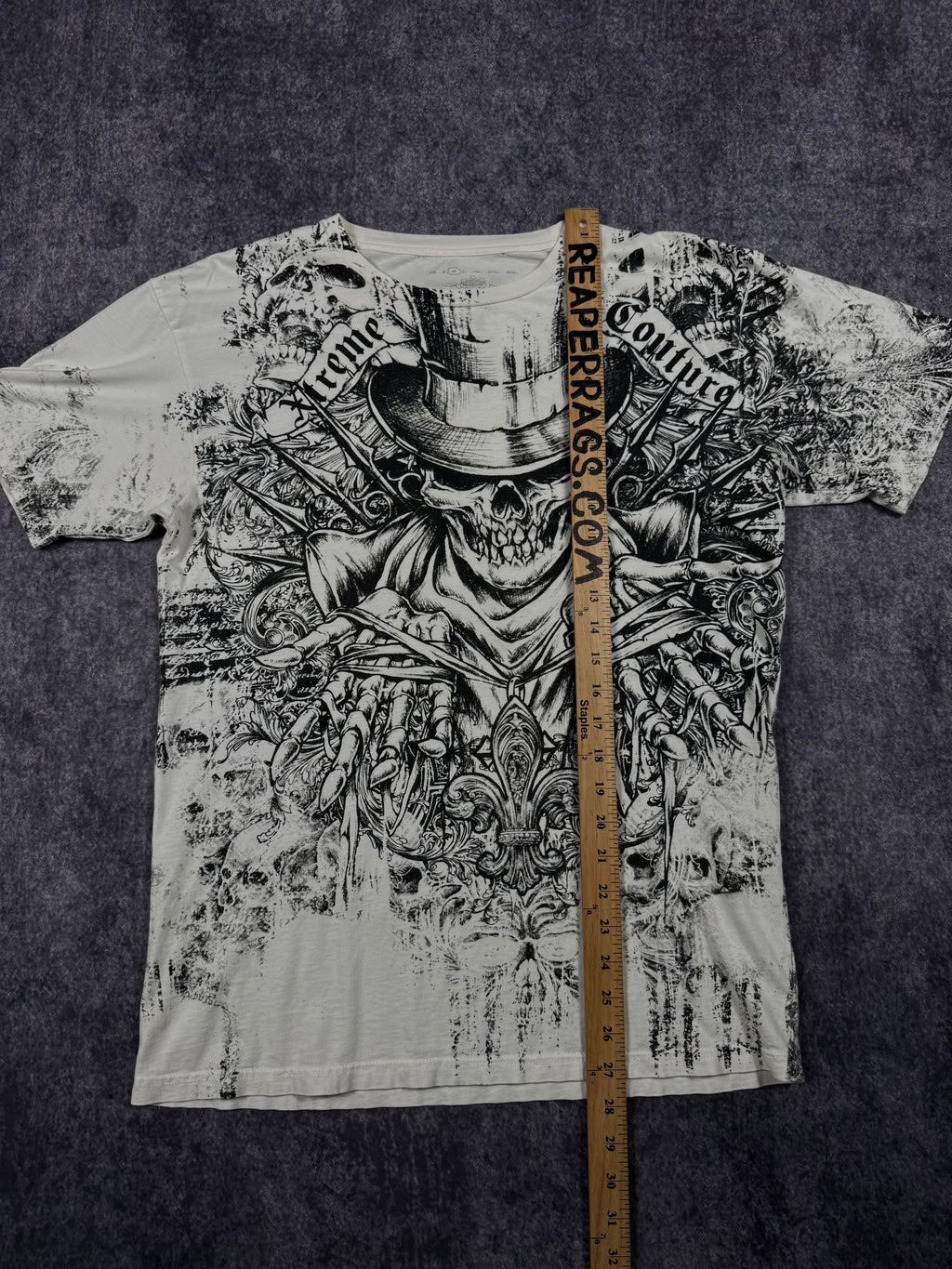 (rare) 2000s xtreme couture shirt (M)