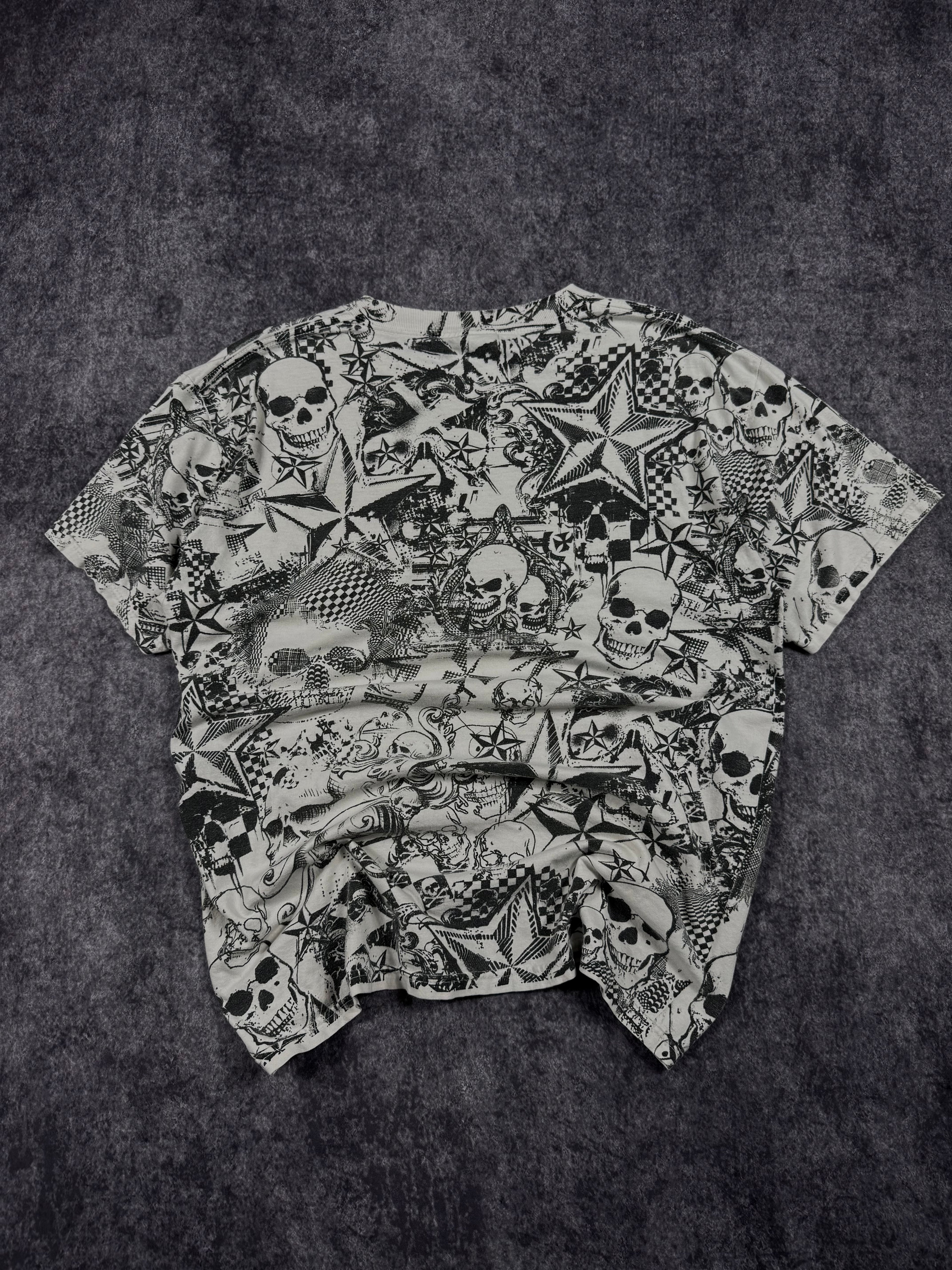 (rare) 2000s skull pile shirt (L)