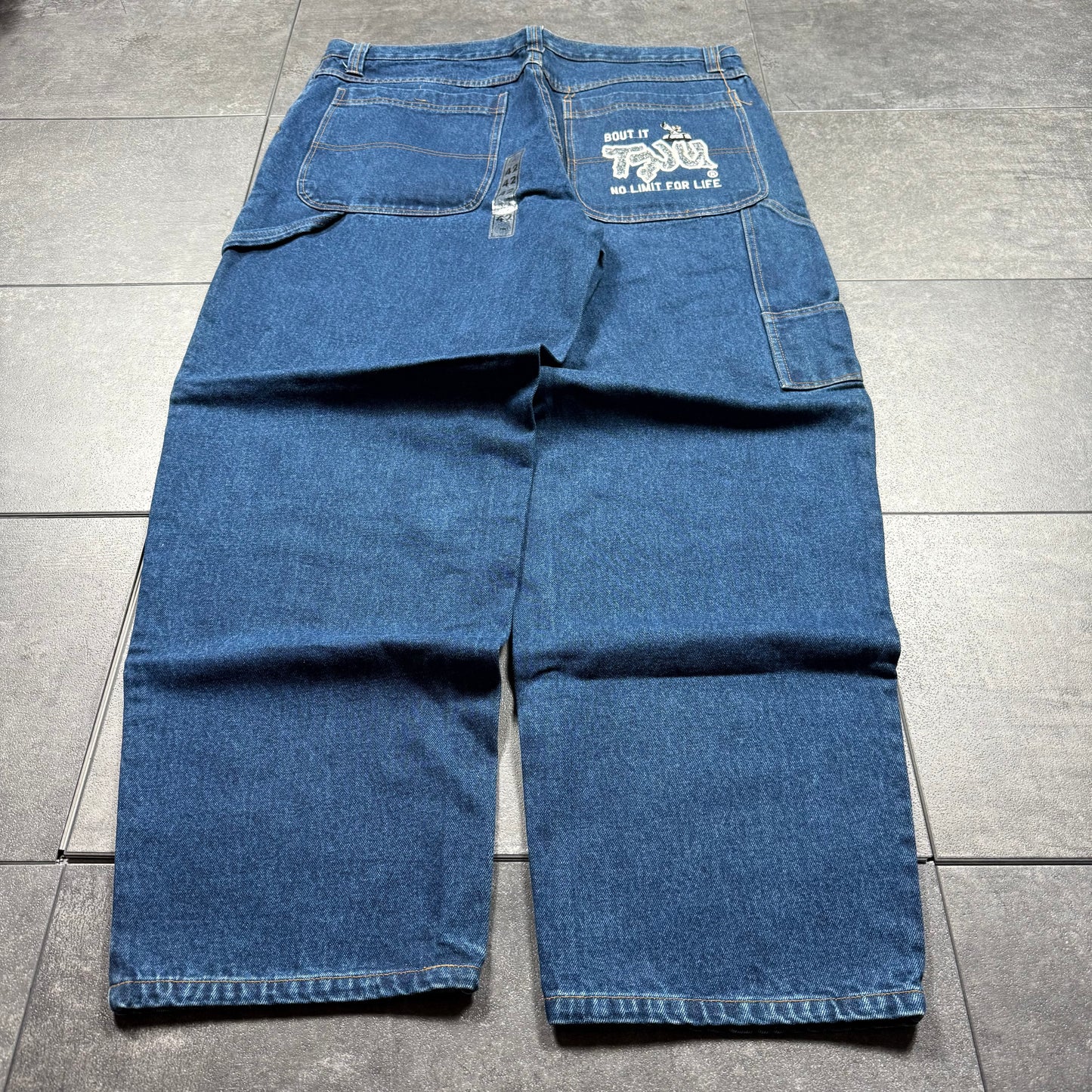 Y2K Baggy Embroidered Jeans (40x33)