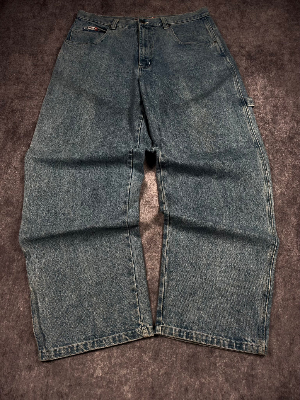 (RARE) 2000s EMBROIDERED SOUTHPOLE JEANS (36x32)