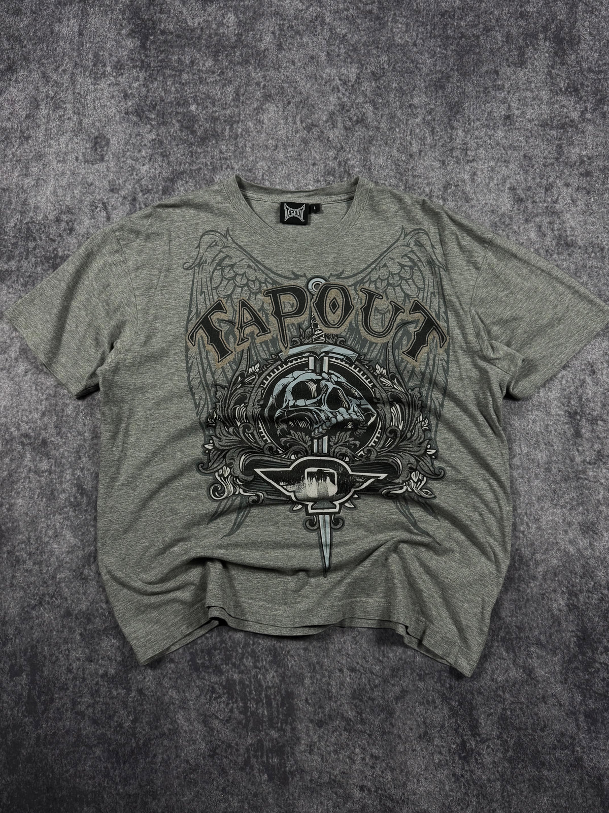 2000s tapout shirt (L)
