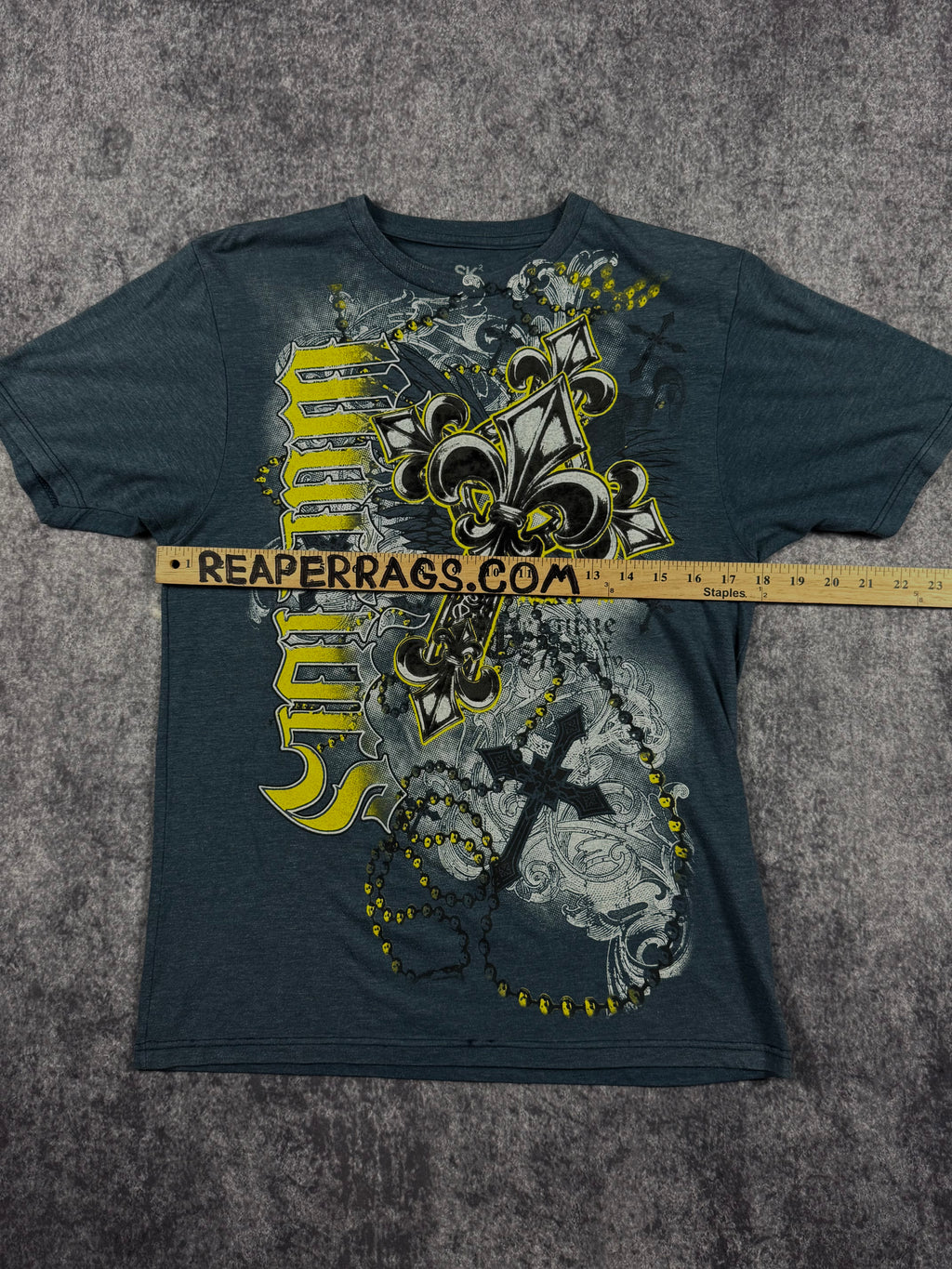 2000s cross shirt (S)
