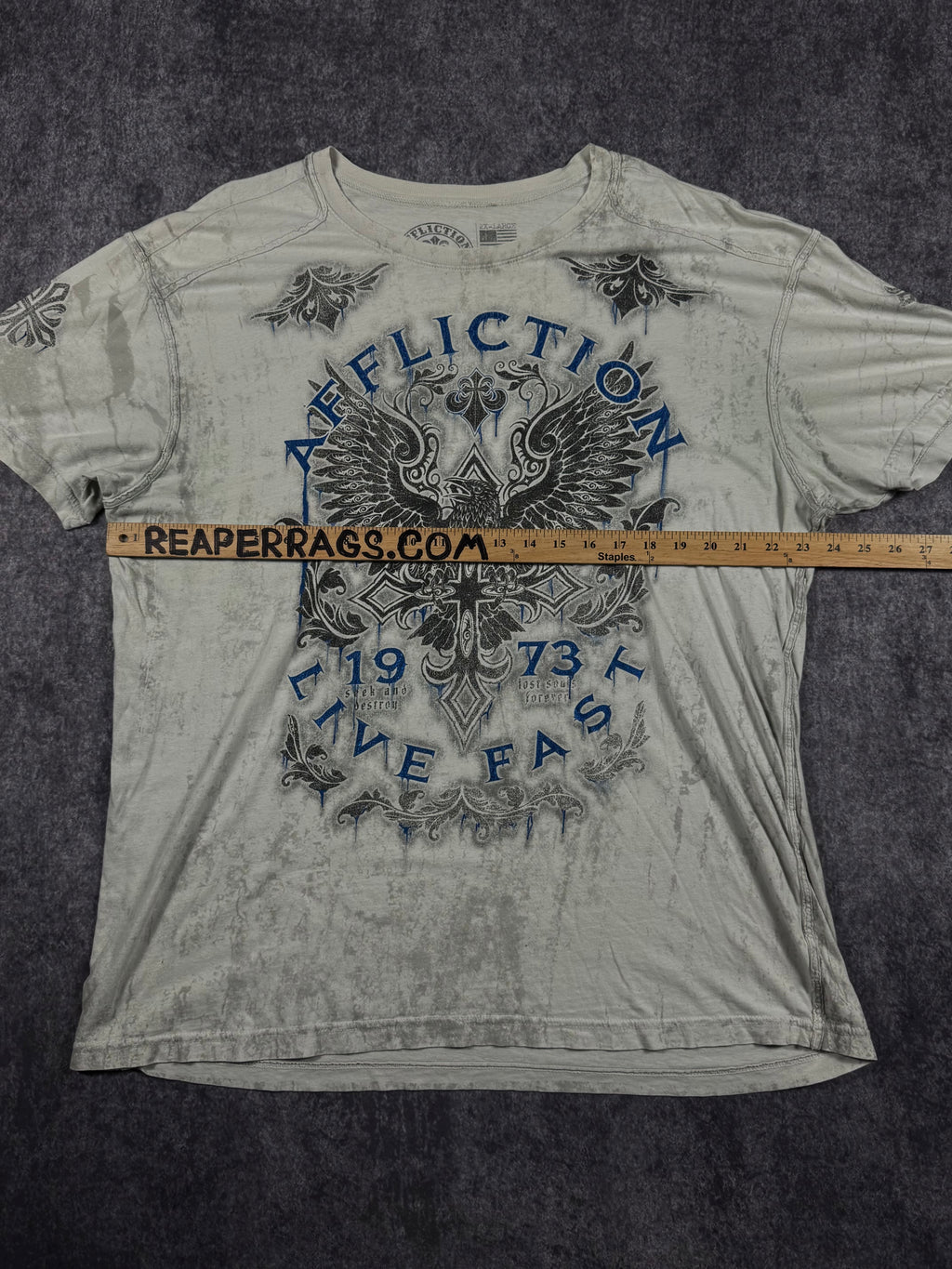 2000s affliction shirt (XL)