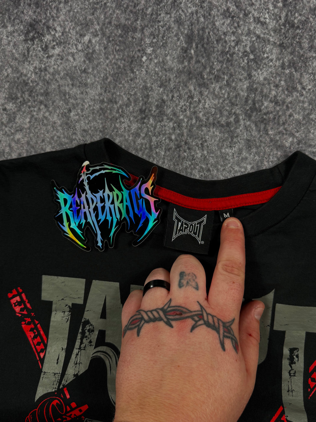 (rare) 2000s tapout shirt (M)