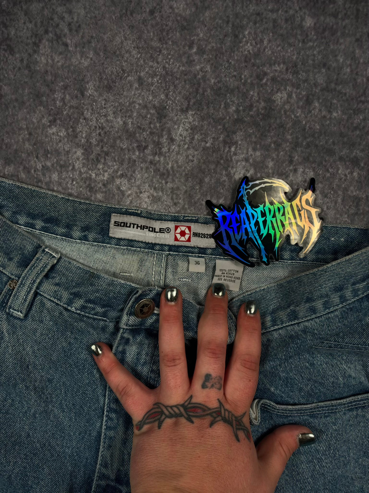 (RARE) 2000s EMBROIDERED SOUTHPOLE JEANS (36x32)
