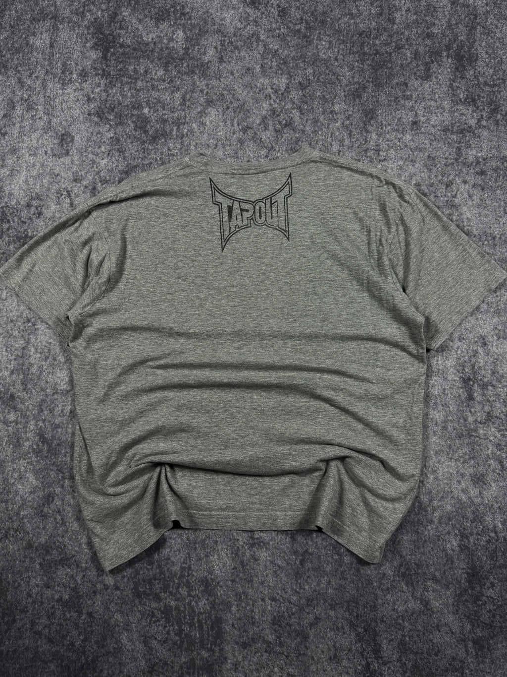 2000s tapout shirt (L)