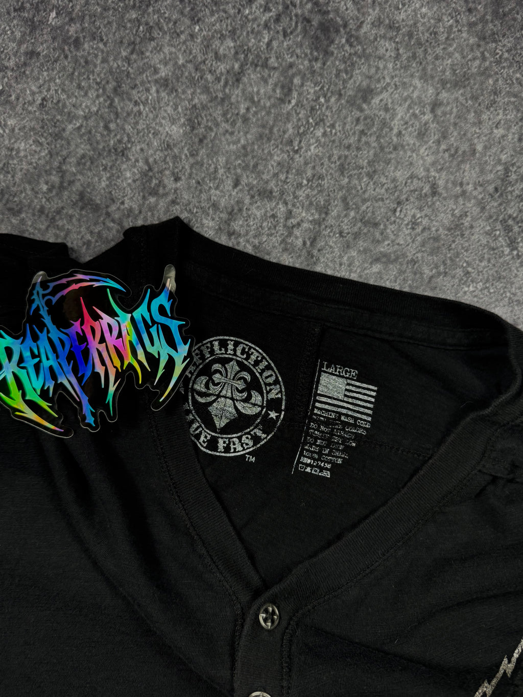 2000s affliction shirt (M)