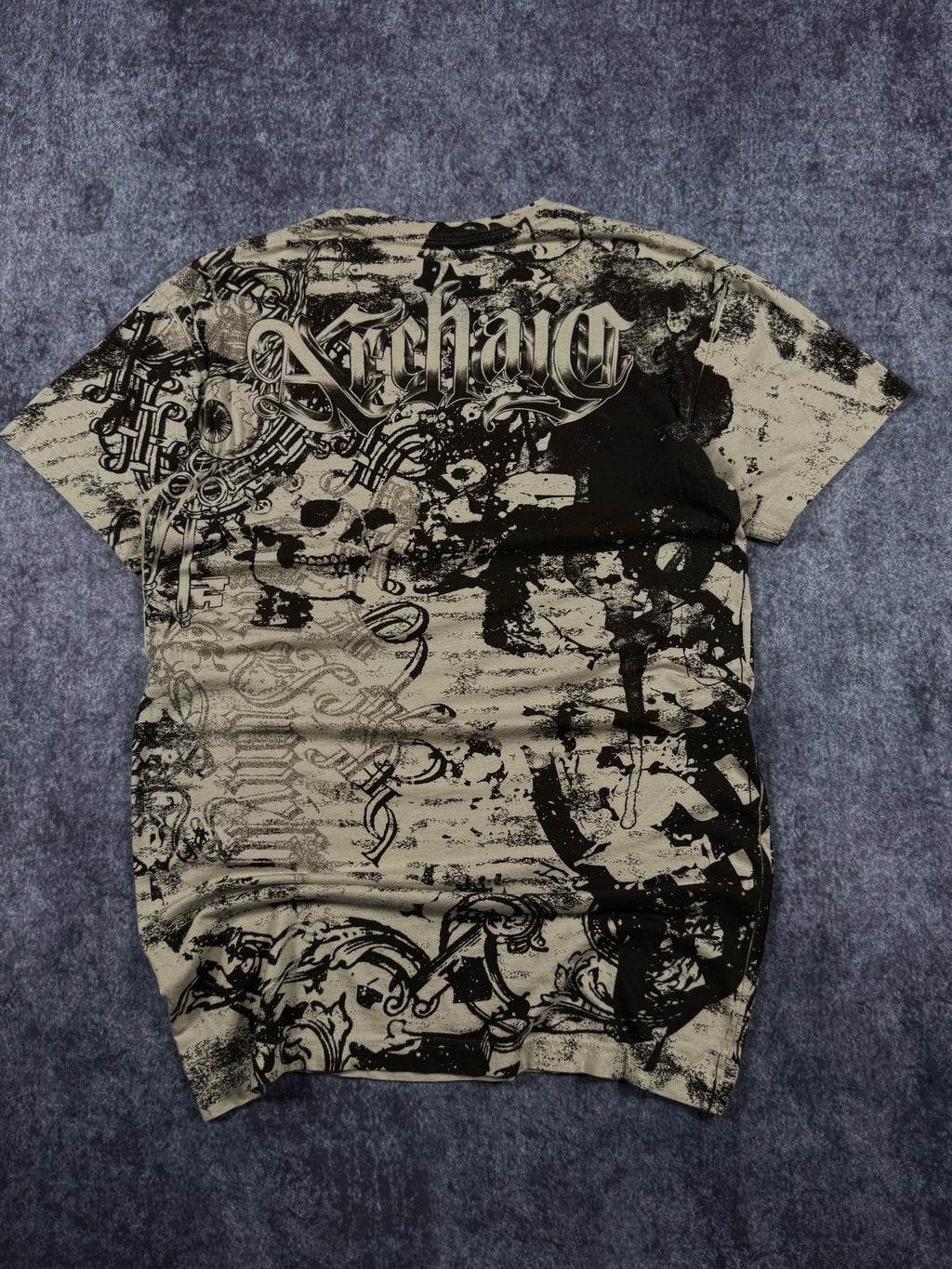 (rare) 2000s archaic shirt (S)