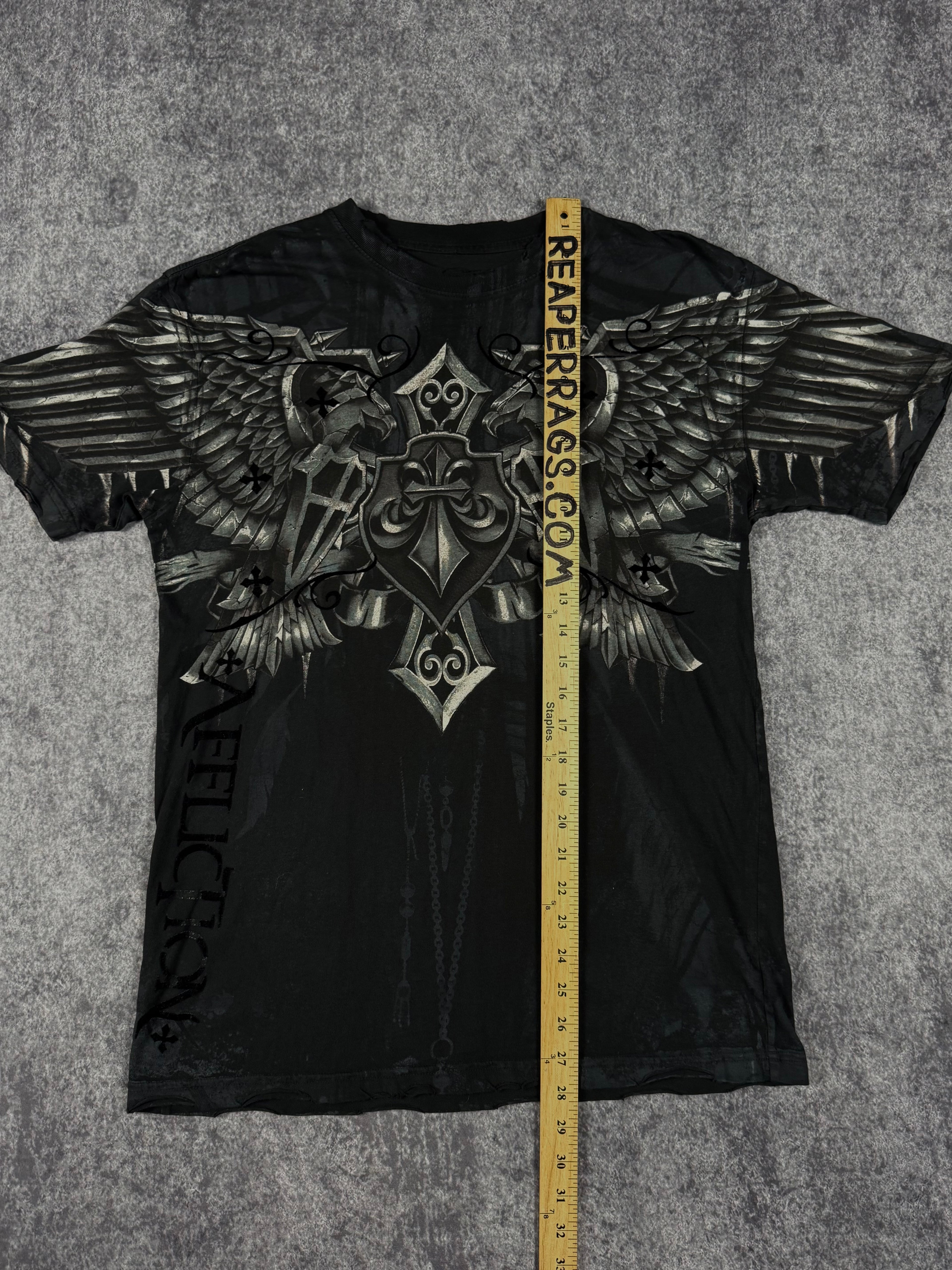 (rare) 2000s affliction shirt (S)