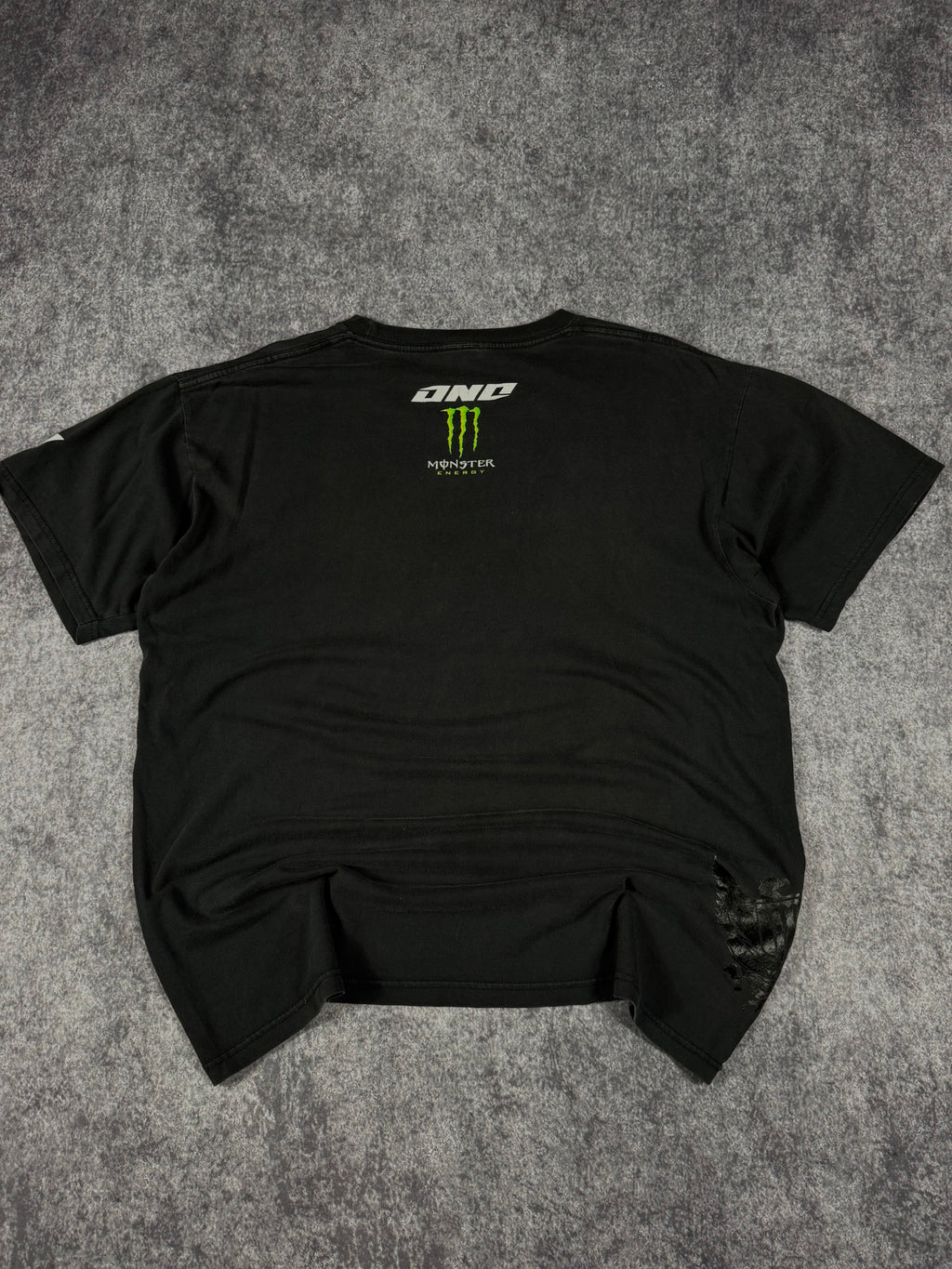 2000s monster energy shirt (XL)