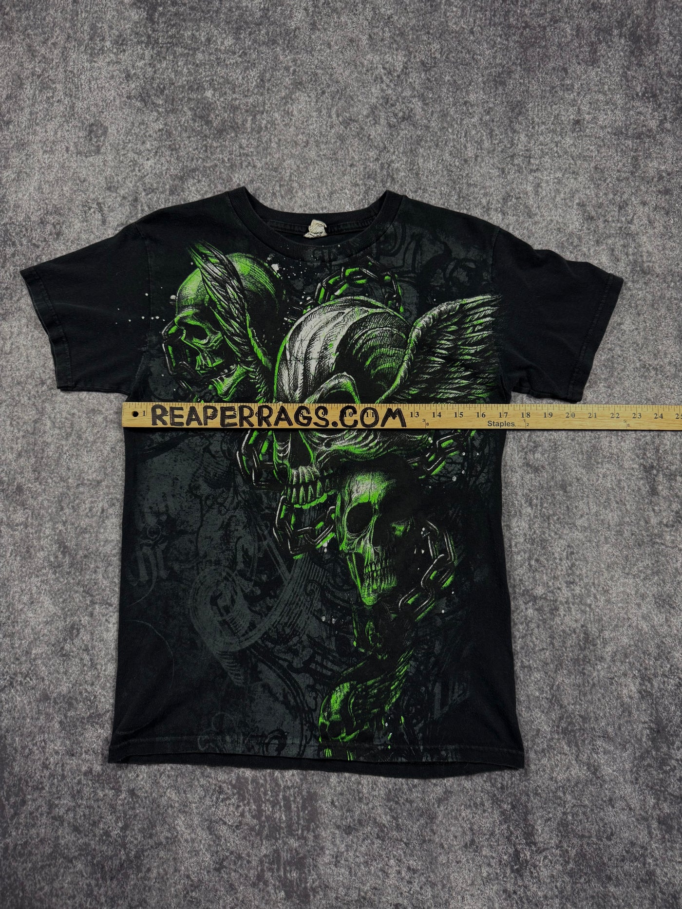 (rare) 2000s winged skull shirt (S)