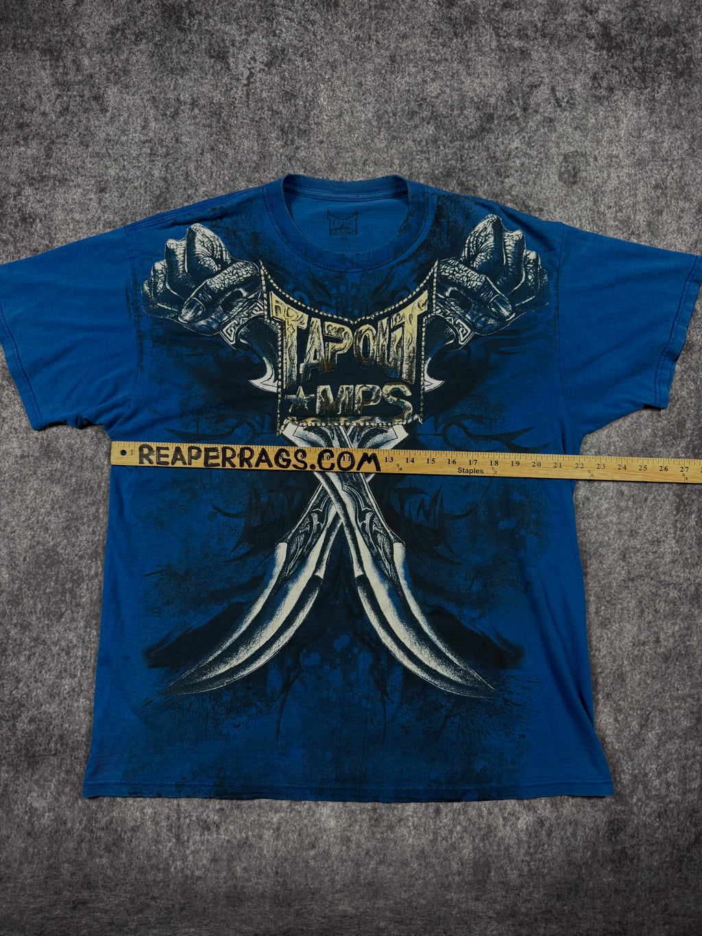 (rare) 2000s tapout shirt (L)