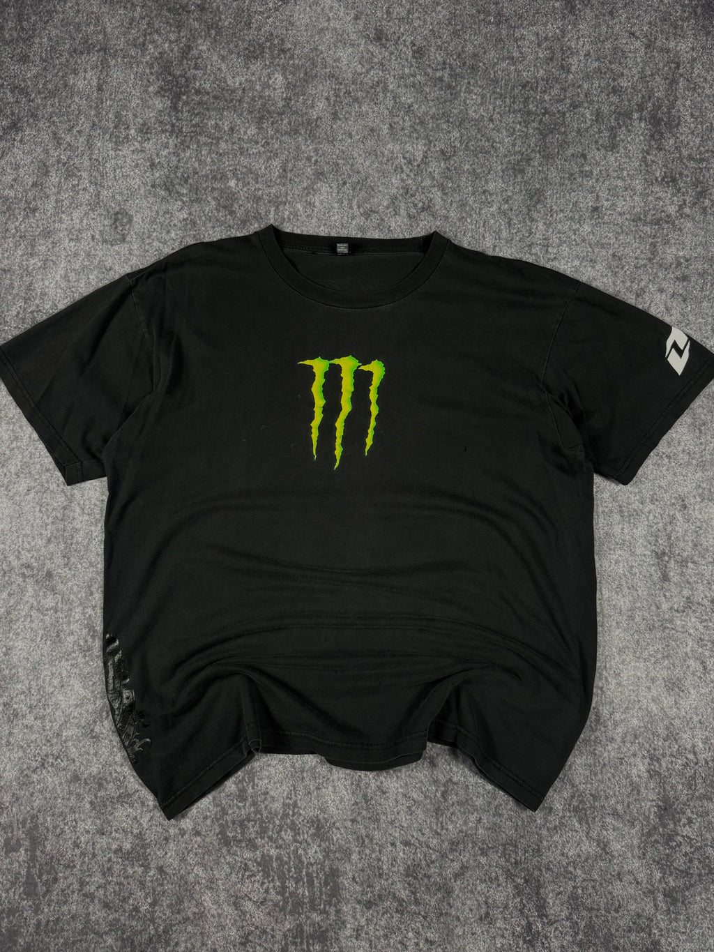 2000s monster energy shirt (XL)