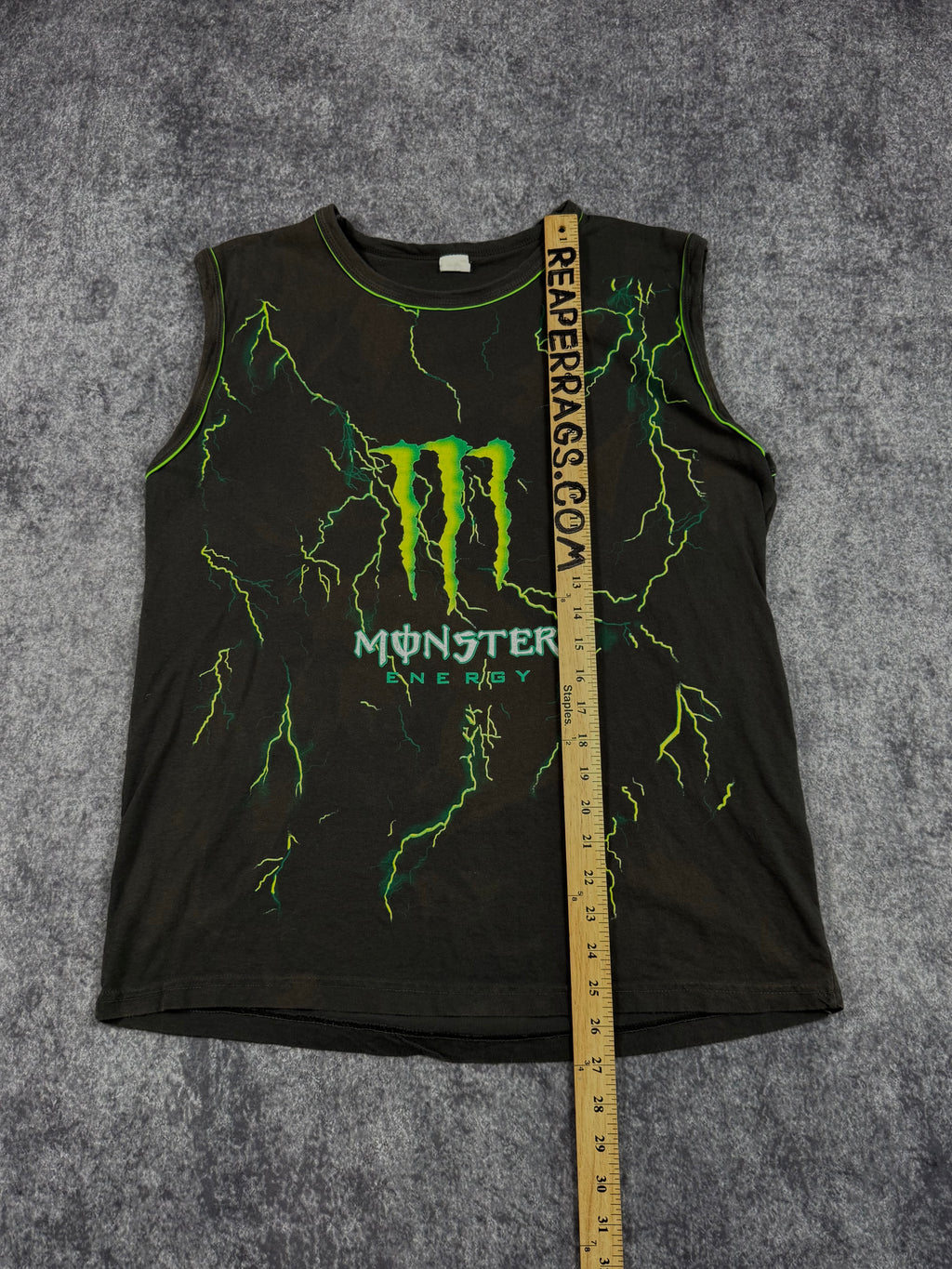 (rare) 2000s monster energy tank top (M)