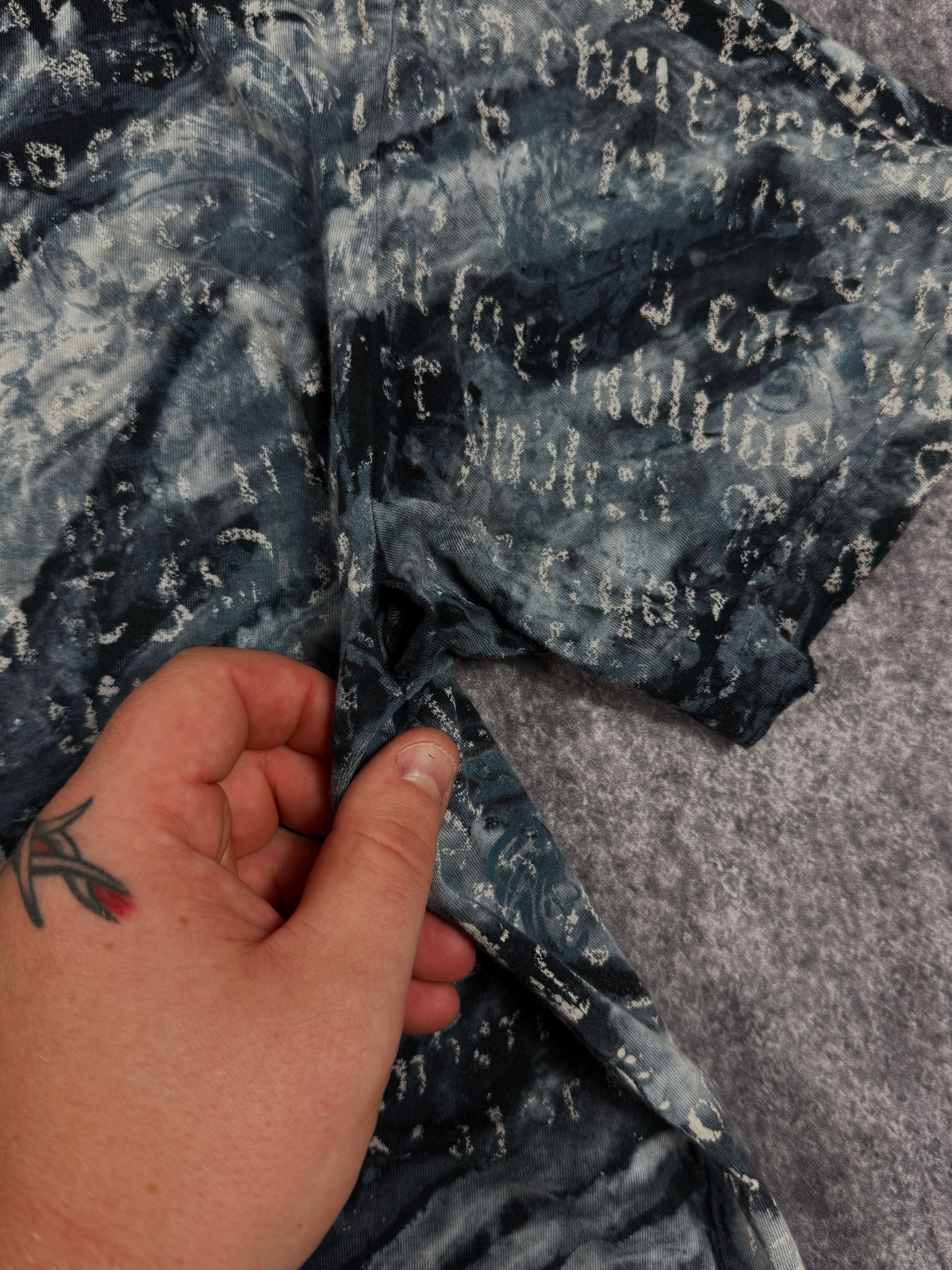 (rare) 2000s affliction shirt (M)