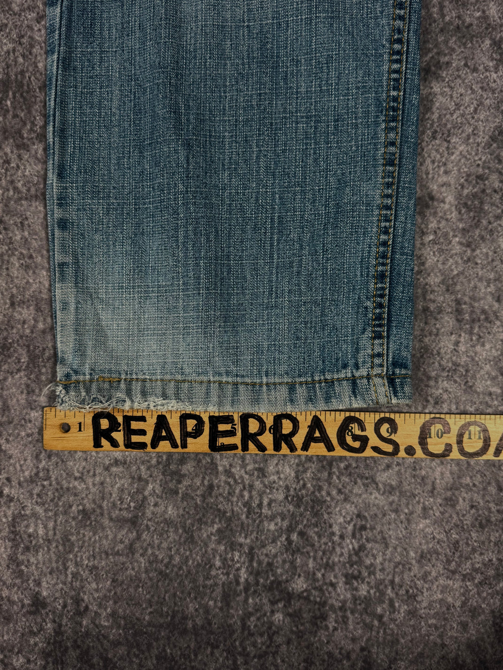 (rare) 2000s southpole red tab jeans (32x30)