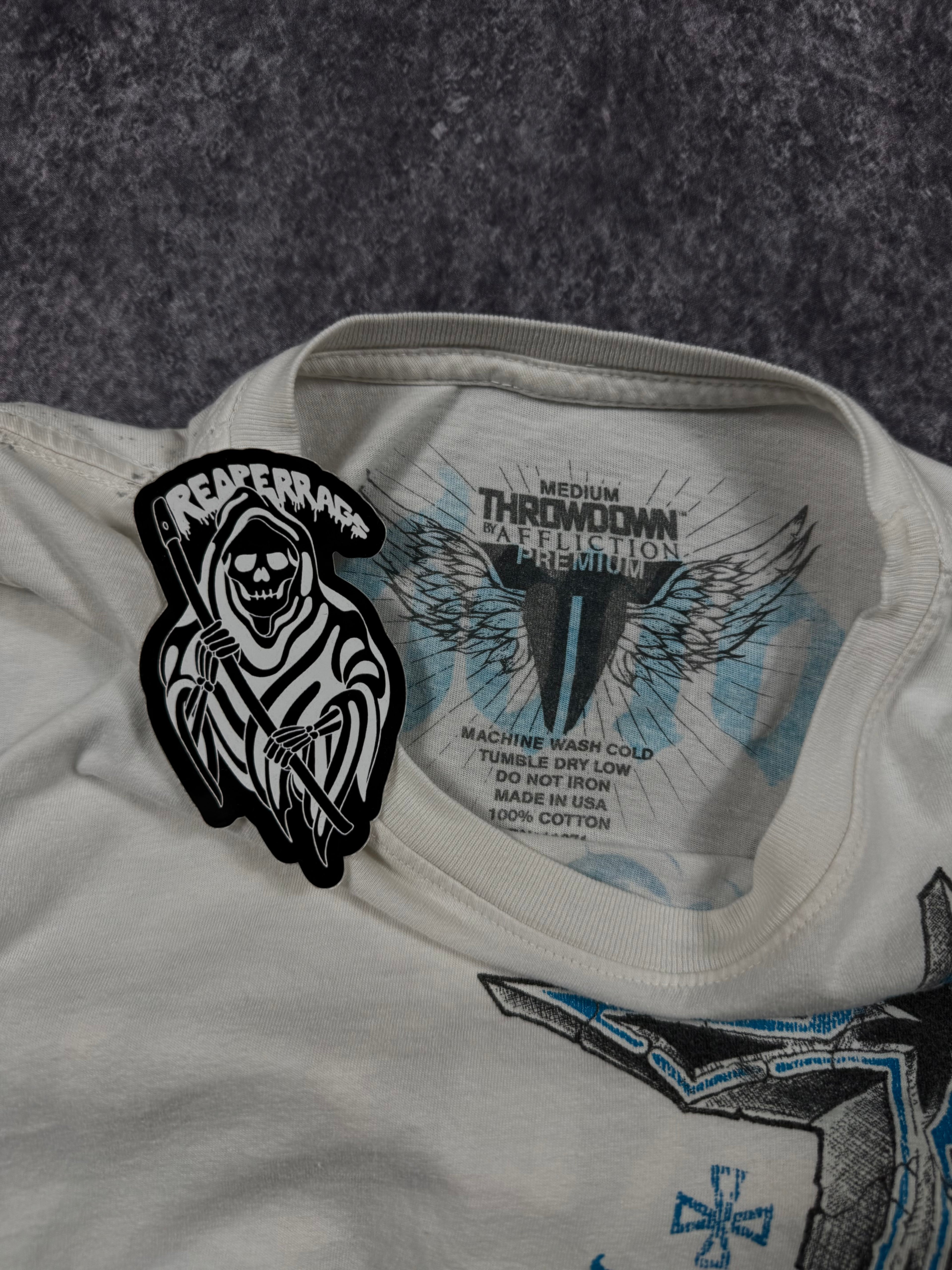 (rare) 2000s throwdown shirt (S)