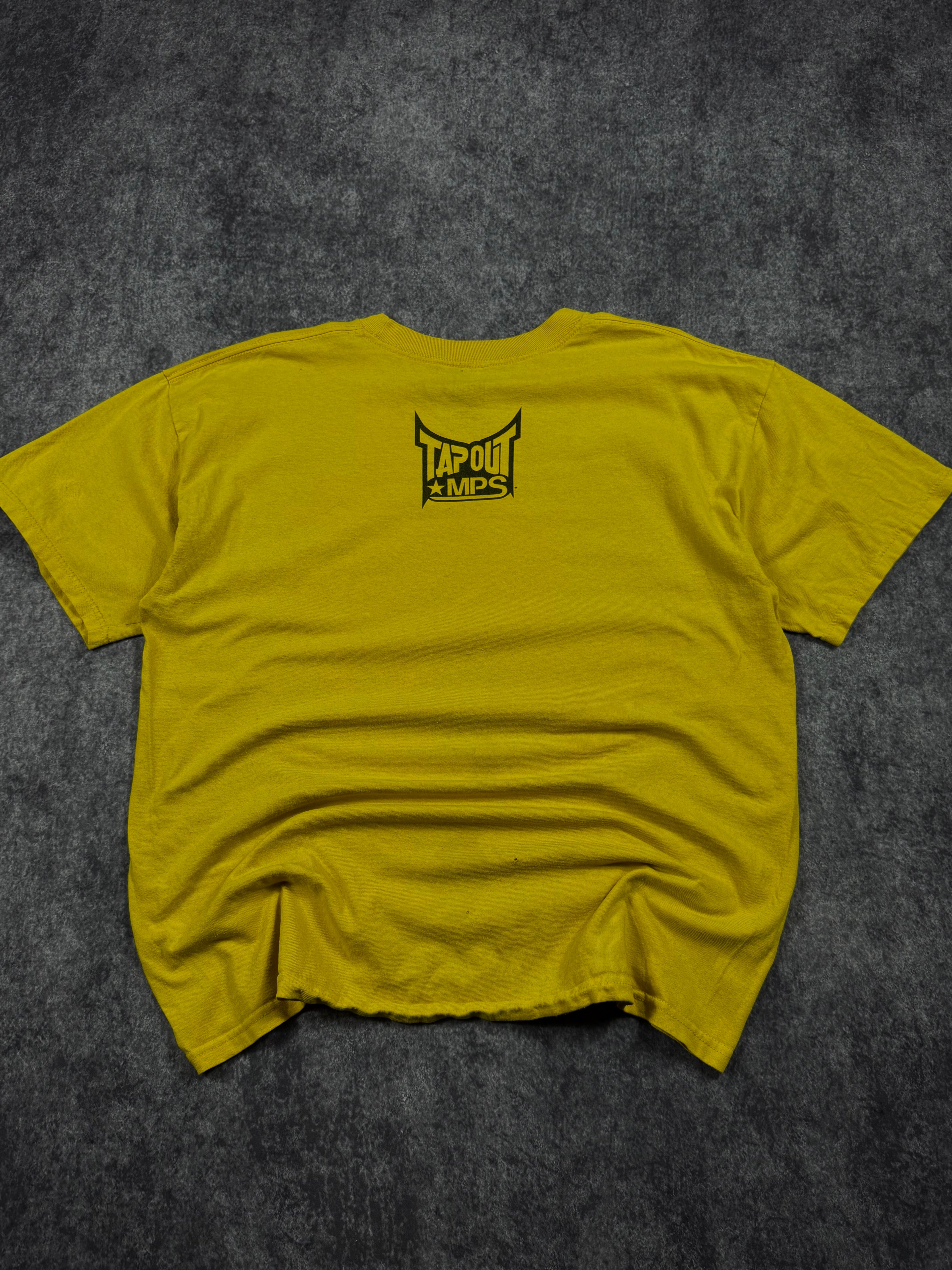 2000s tapout shirt (XL)