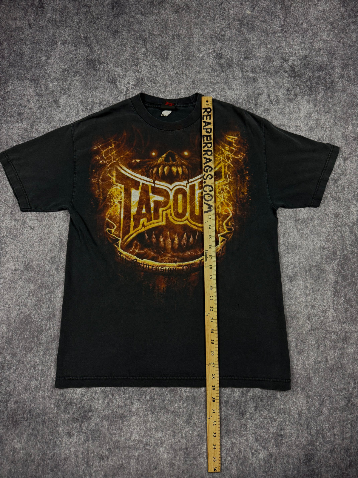 (rare) 2000s tapout shirt (L)