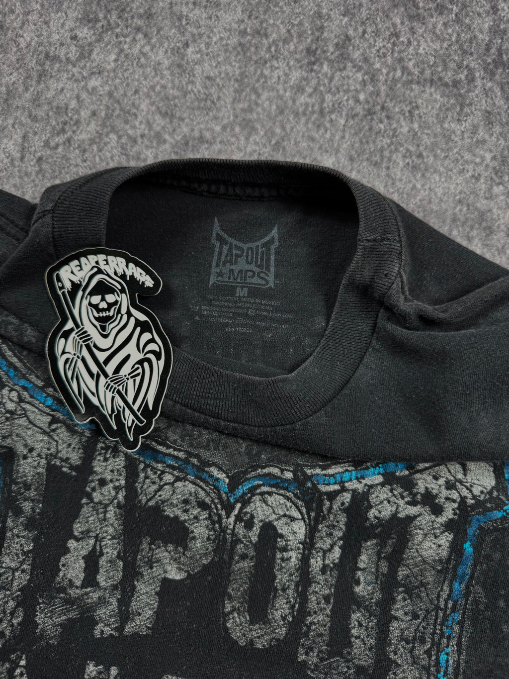 (rare) 2000s tapout shirt (S)