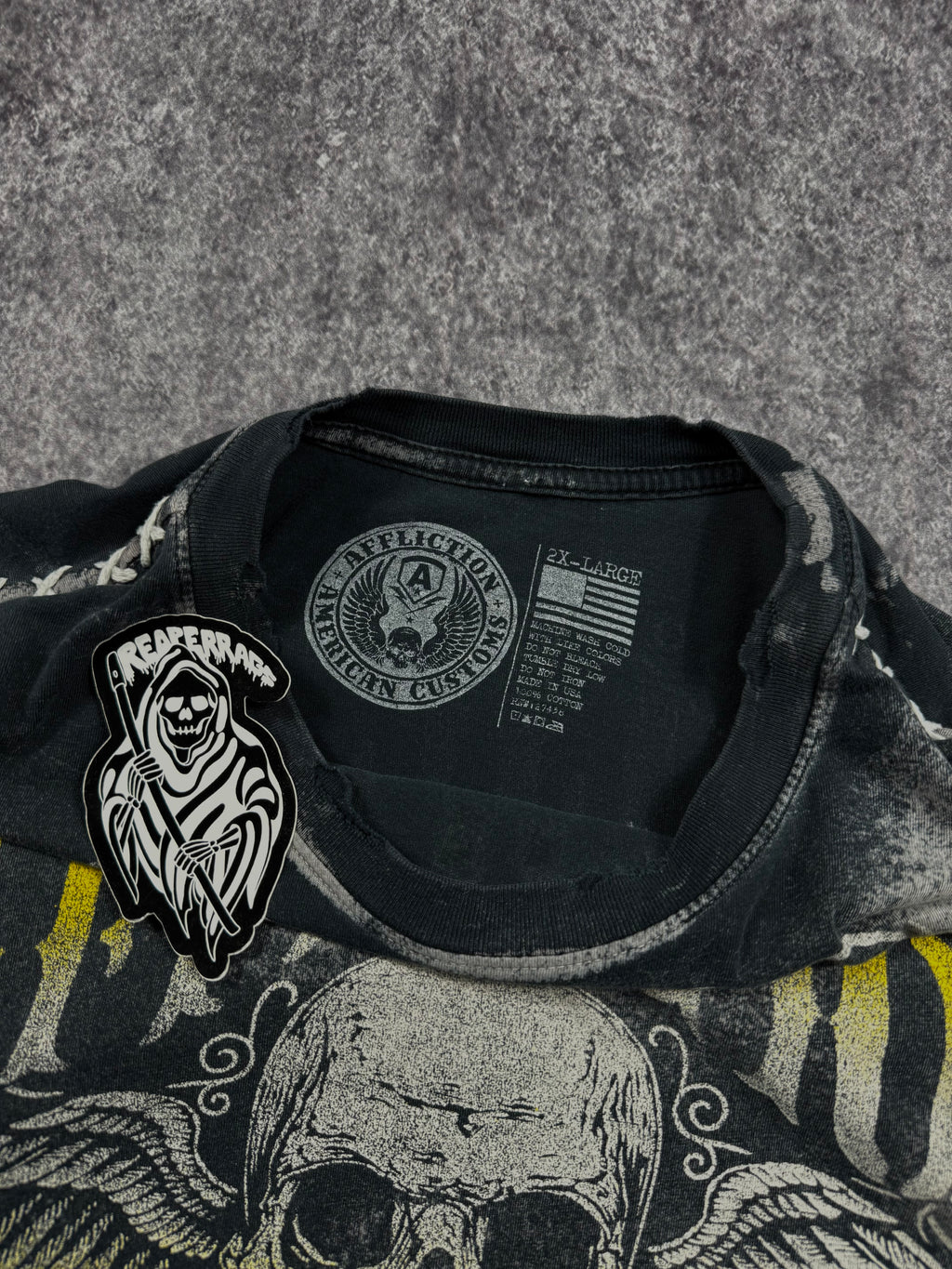 2000s affliction shirt (XL)