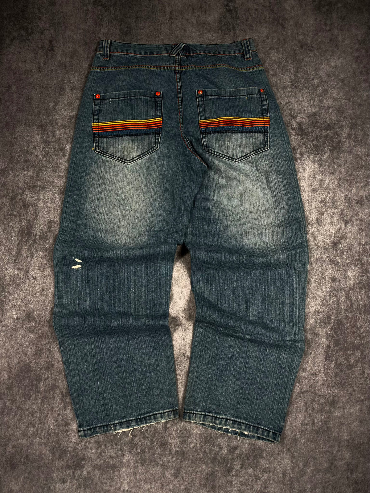 (RARE) 2000s EMBROIDERED SOUTHPOLE JEANS (36x30)