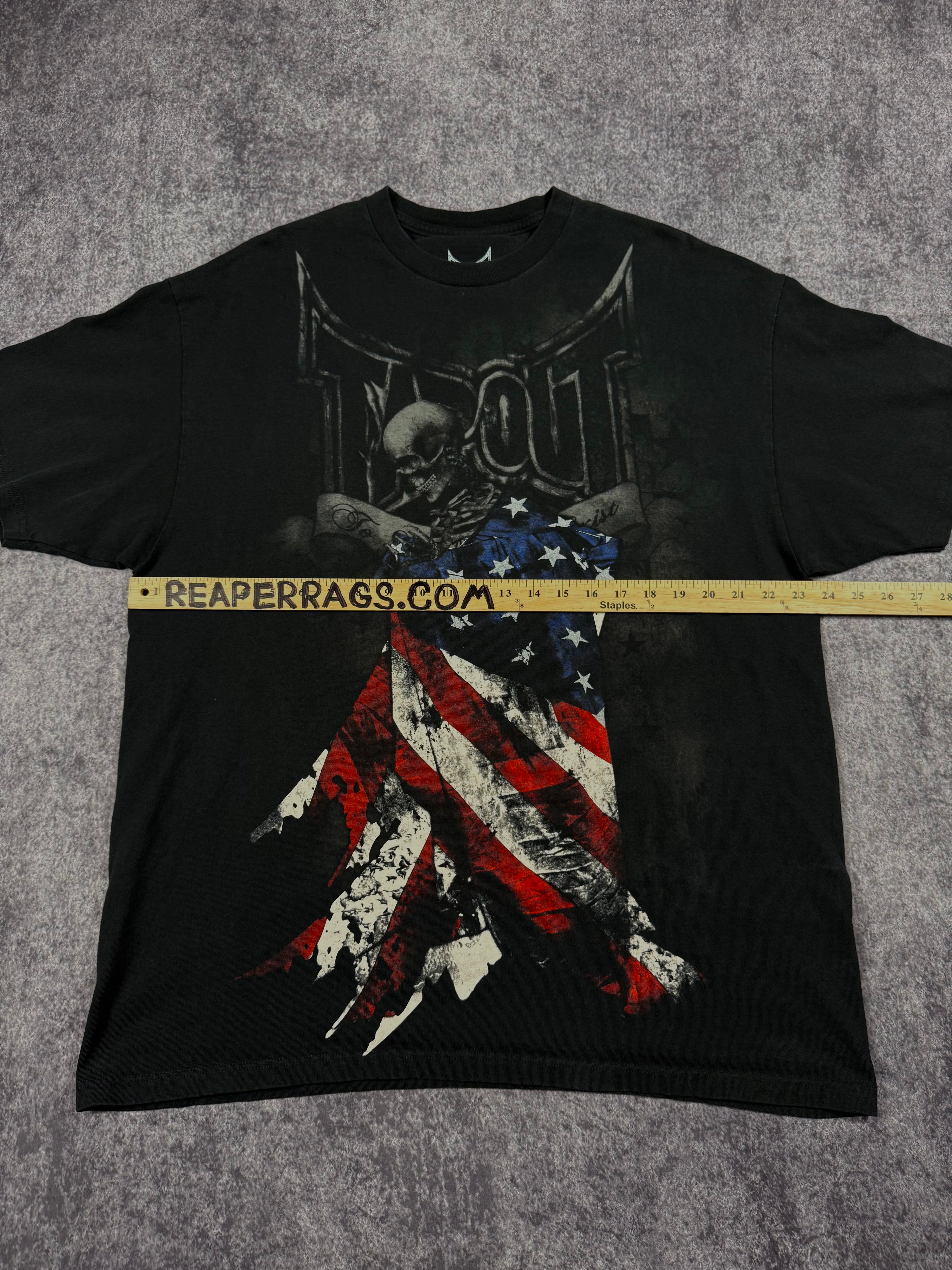 2000s tapout shirt (XL)