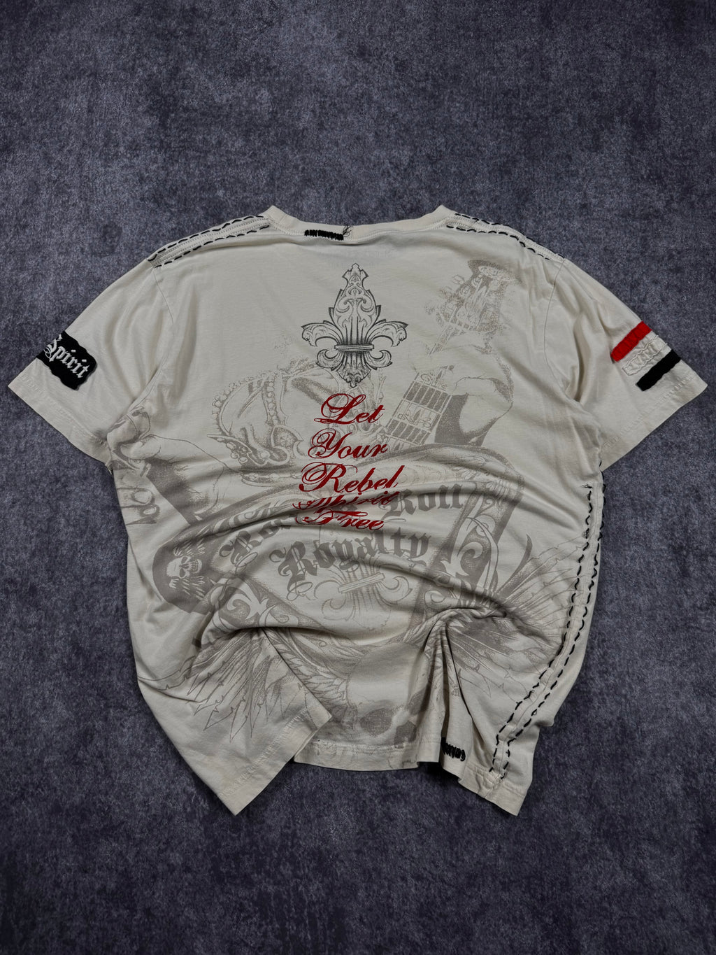 2000s rebel spirit rhinestone shirt (L)