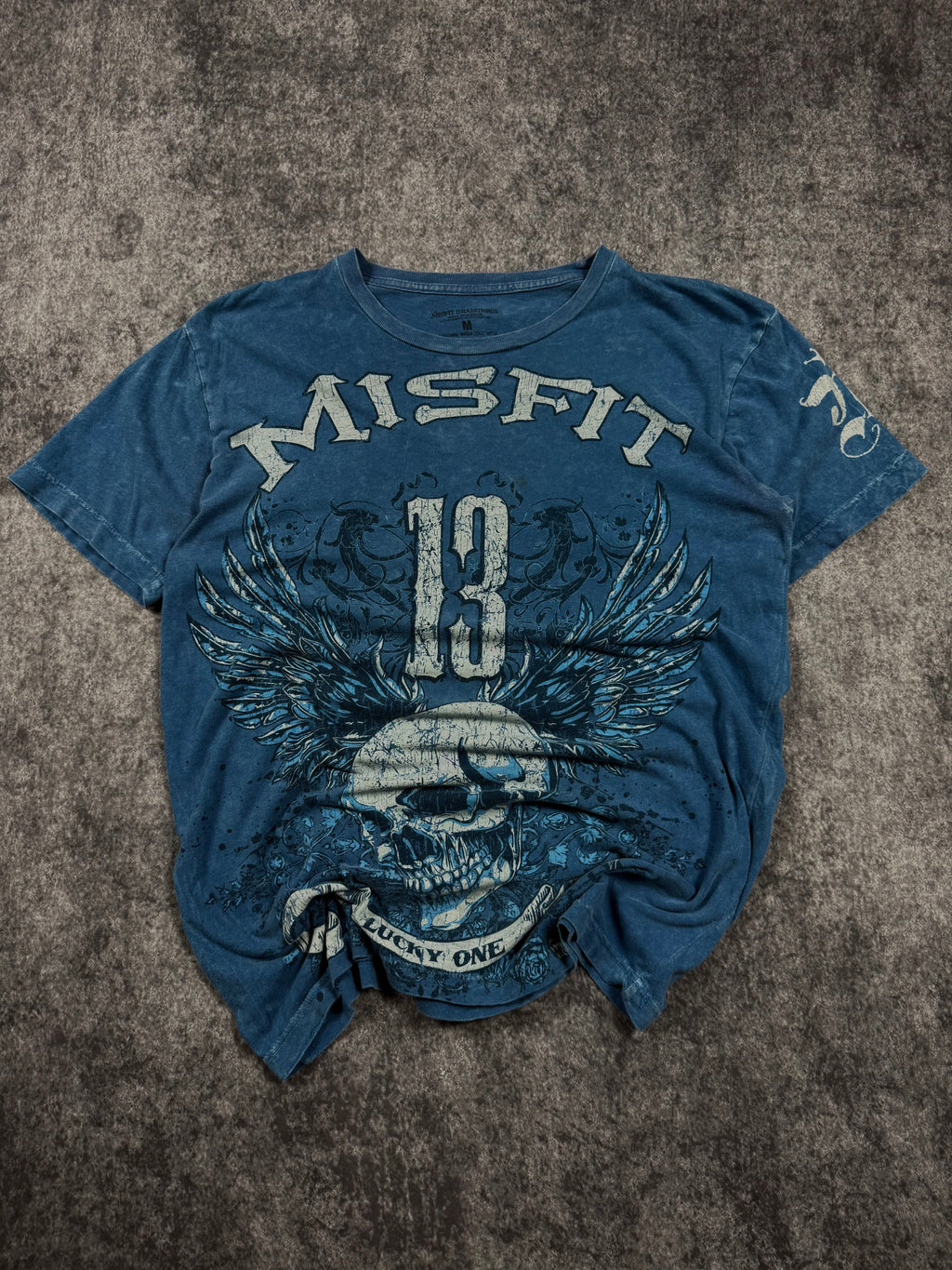 2000s misfit shirt (M)
