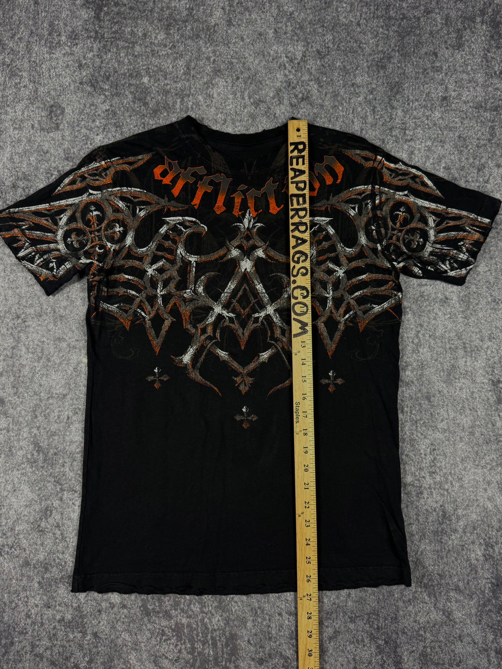 (rare) 2000s affliction shirt (S)
