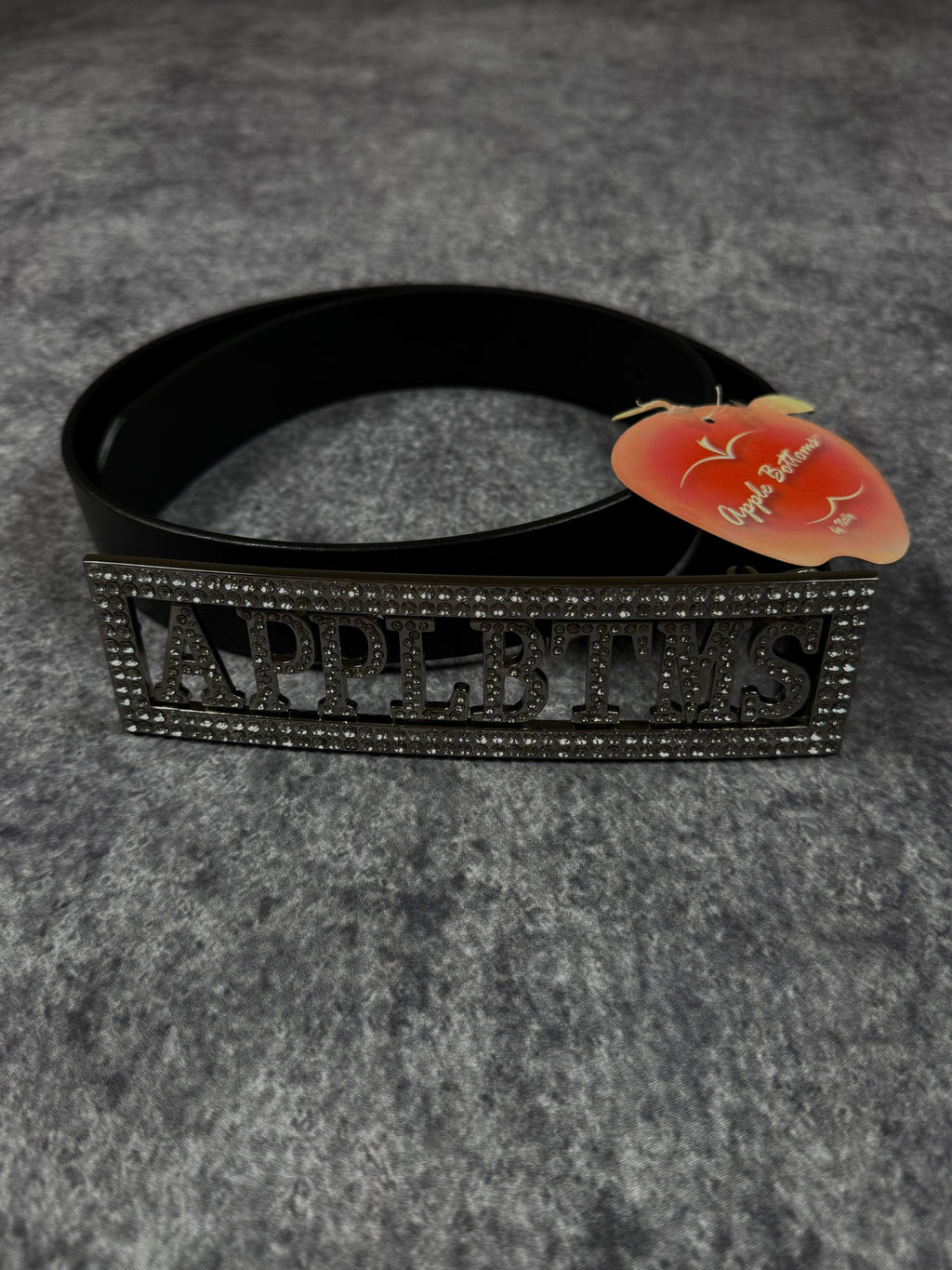 (rare) deadstock 2000s apple bottoms rhinestone belt (belt included)
