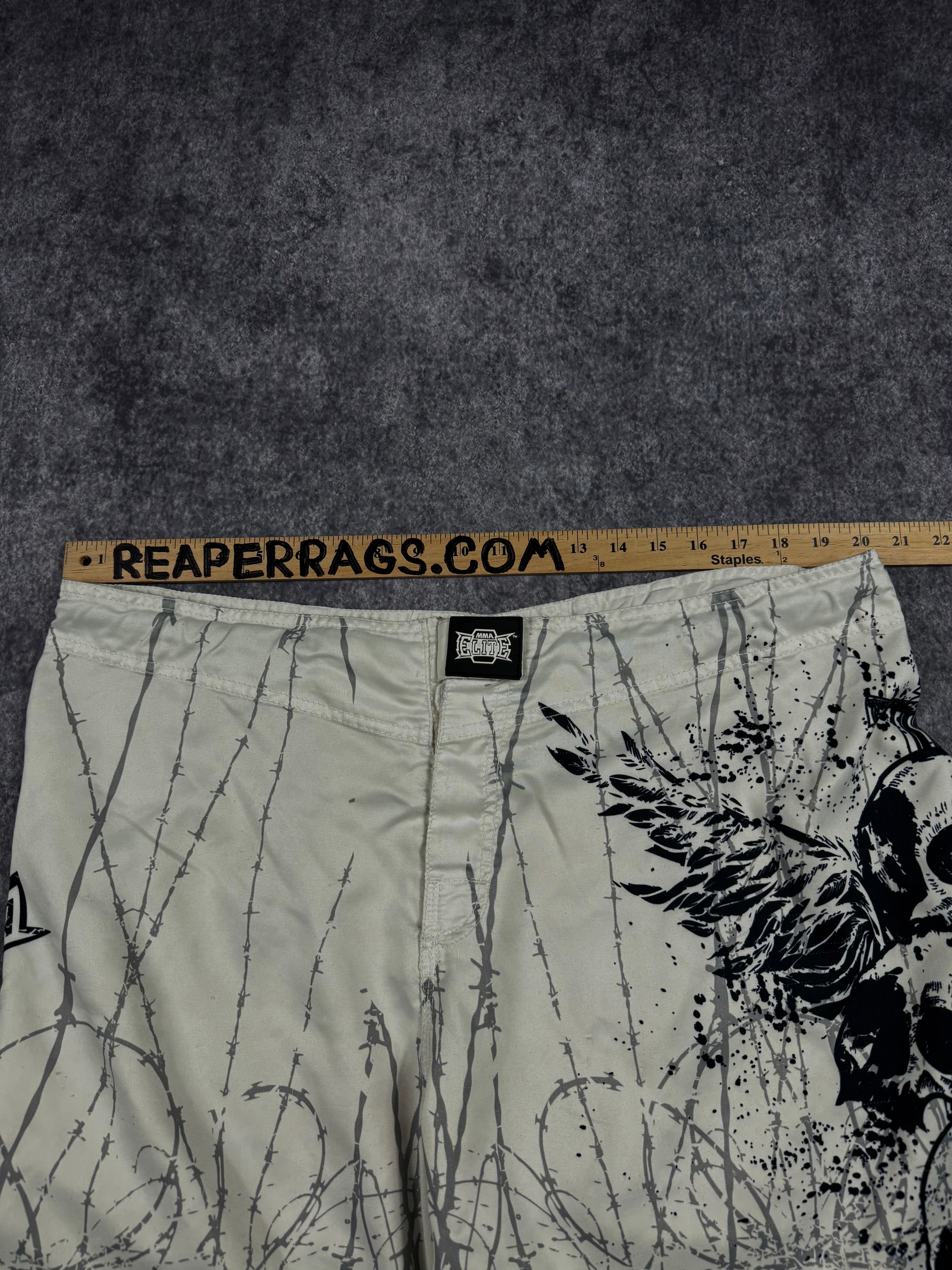 (rare) 2000s mma elite board shorts (40)