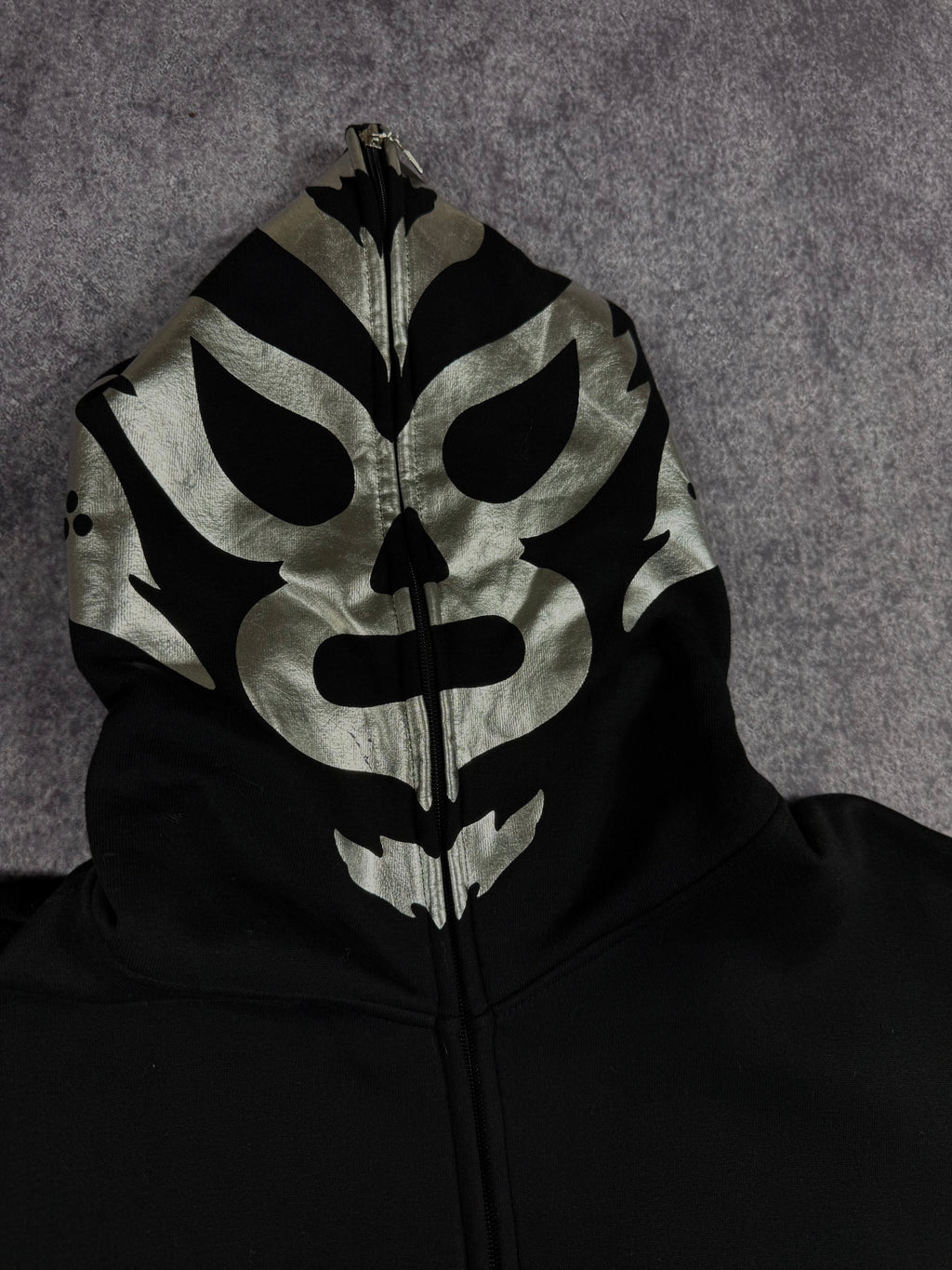 (rare) deadstock 2000s southpole x la mascara chrome hoodie (L)