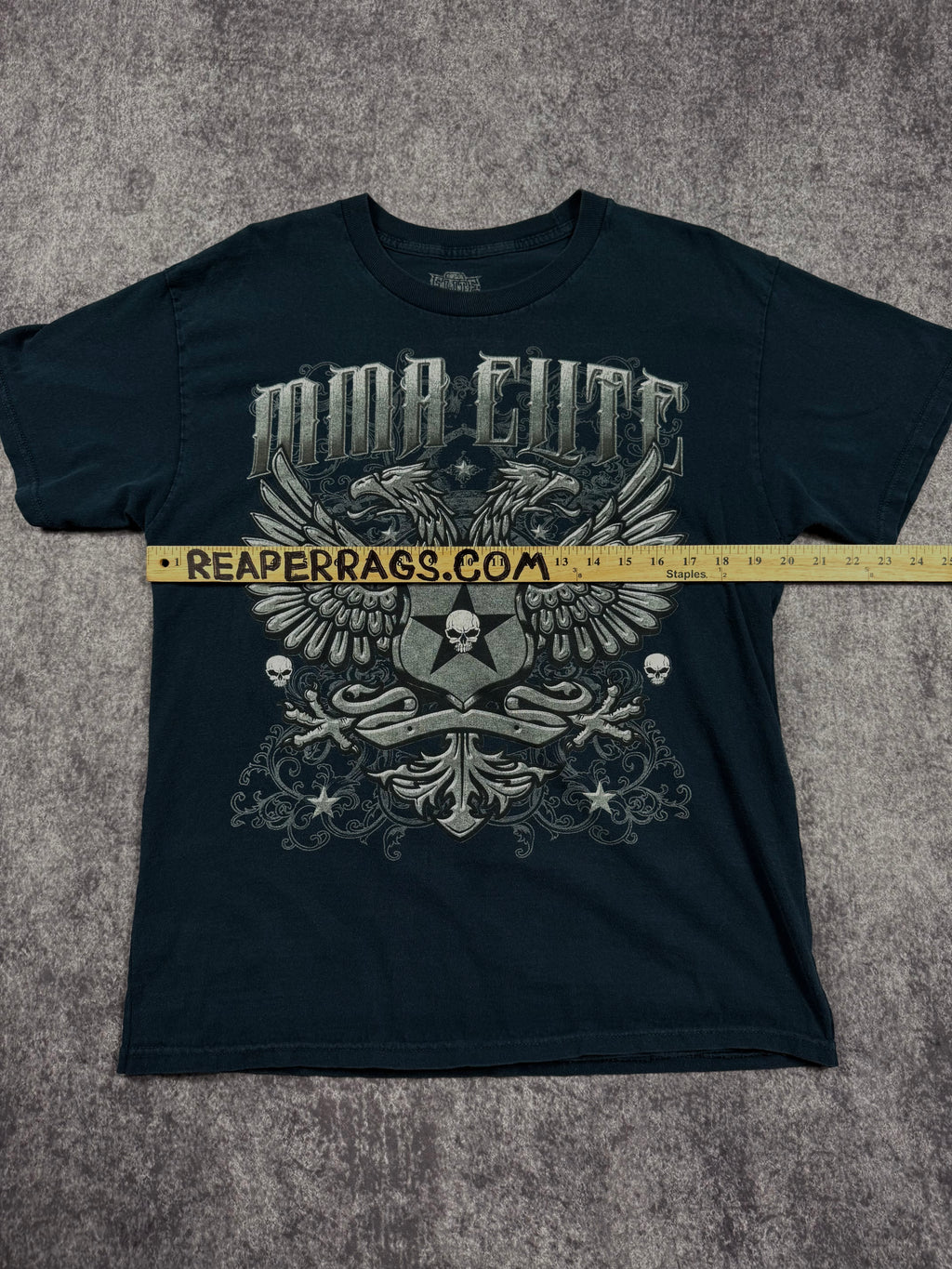2000s mma elite shirt (M)