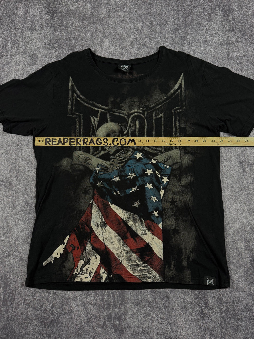 2000s tapout shirt (XL)