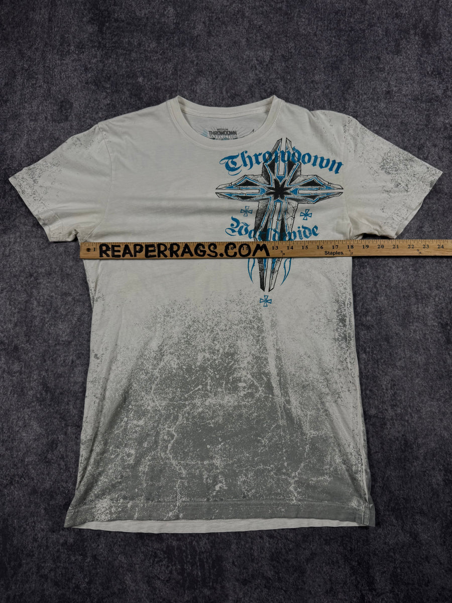 (rare) 2000s throwdown shirt (S)