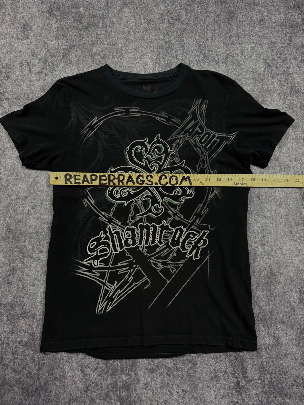 (rare) 2000s tapout x black shirt (S)