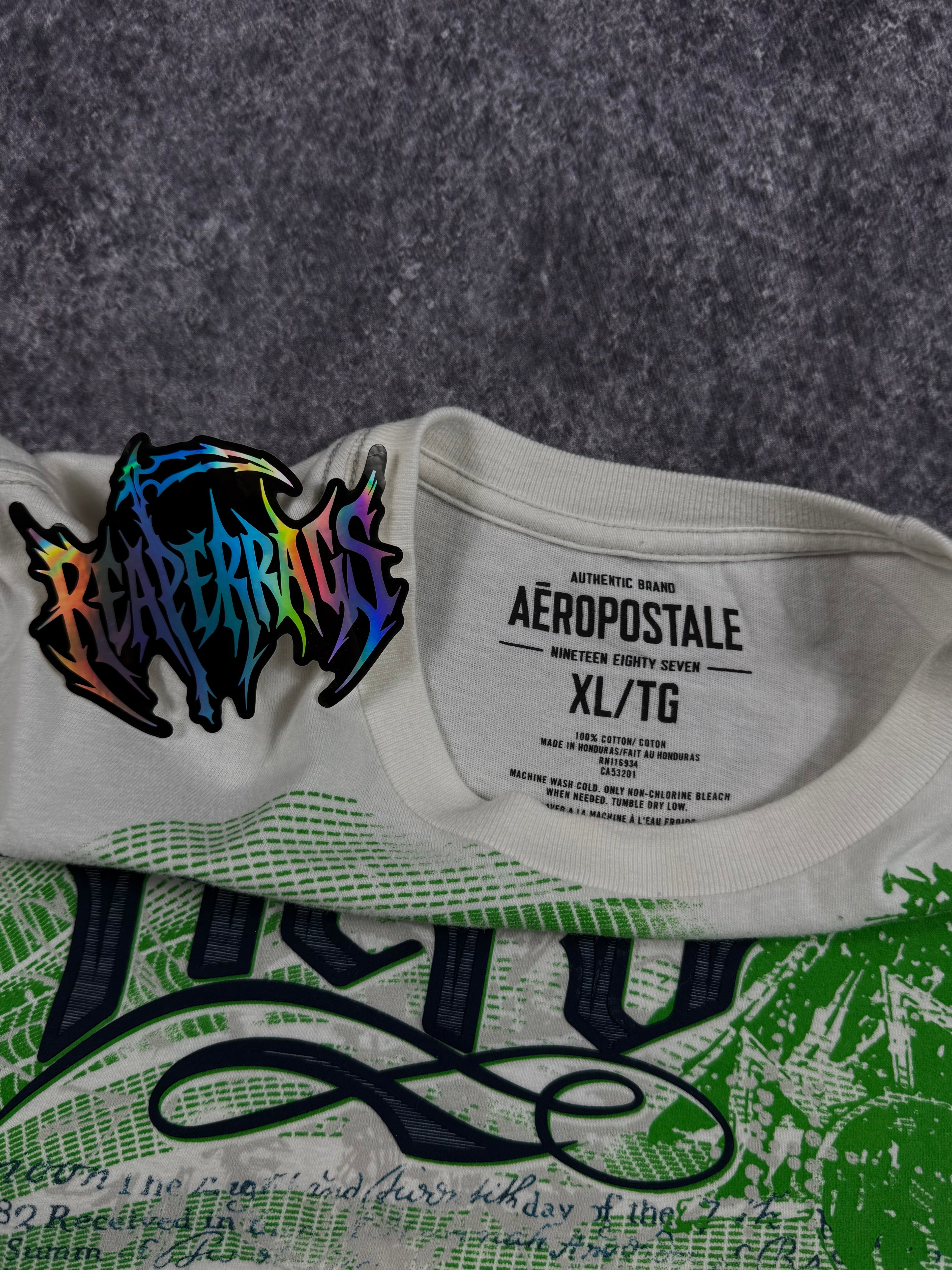 2000s aeropostale shirt (XL)