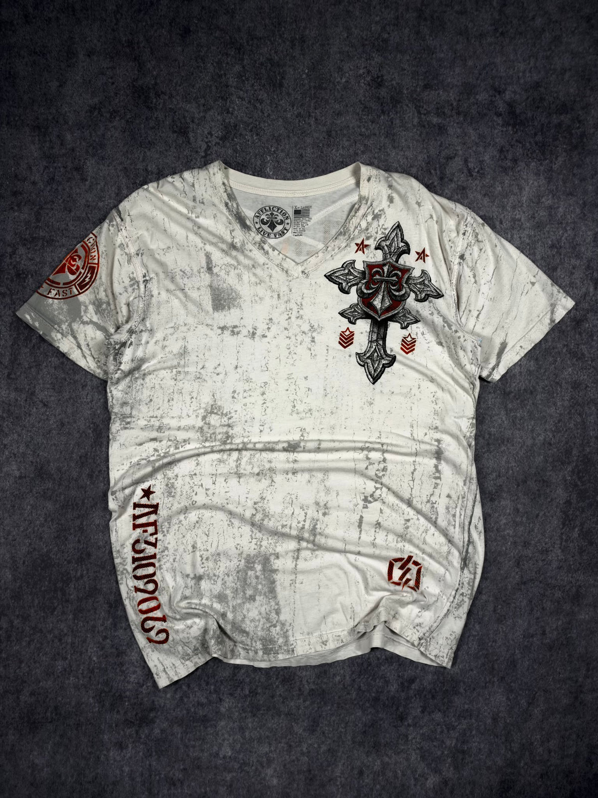 (RARE) 2000s AFFLICTION SHIRT (L)