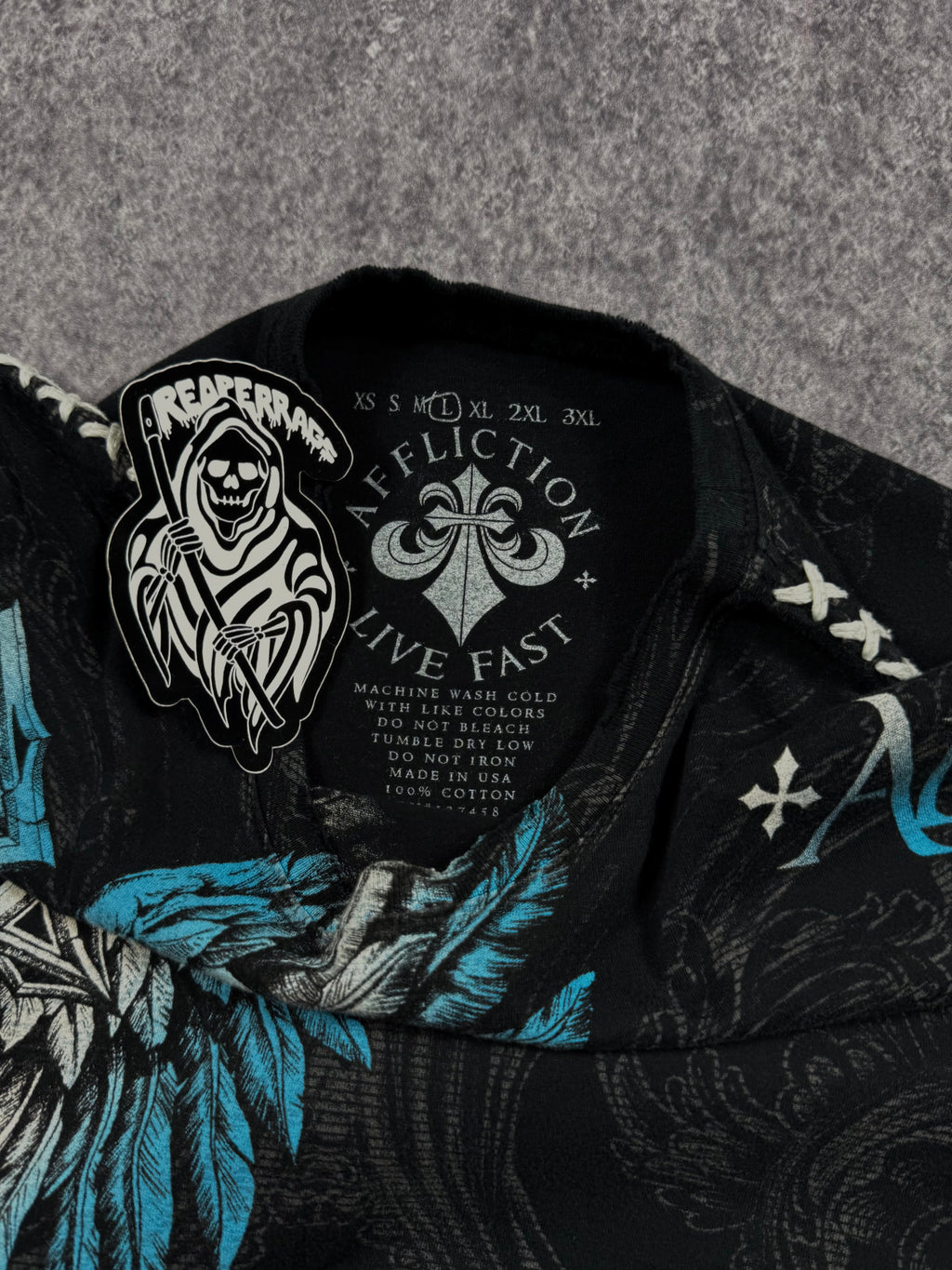 (rare) 2000s affliction shirt (L)