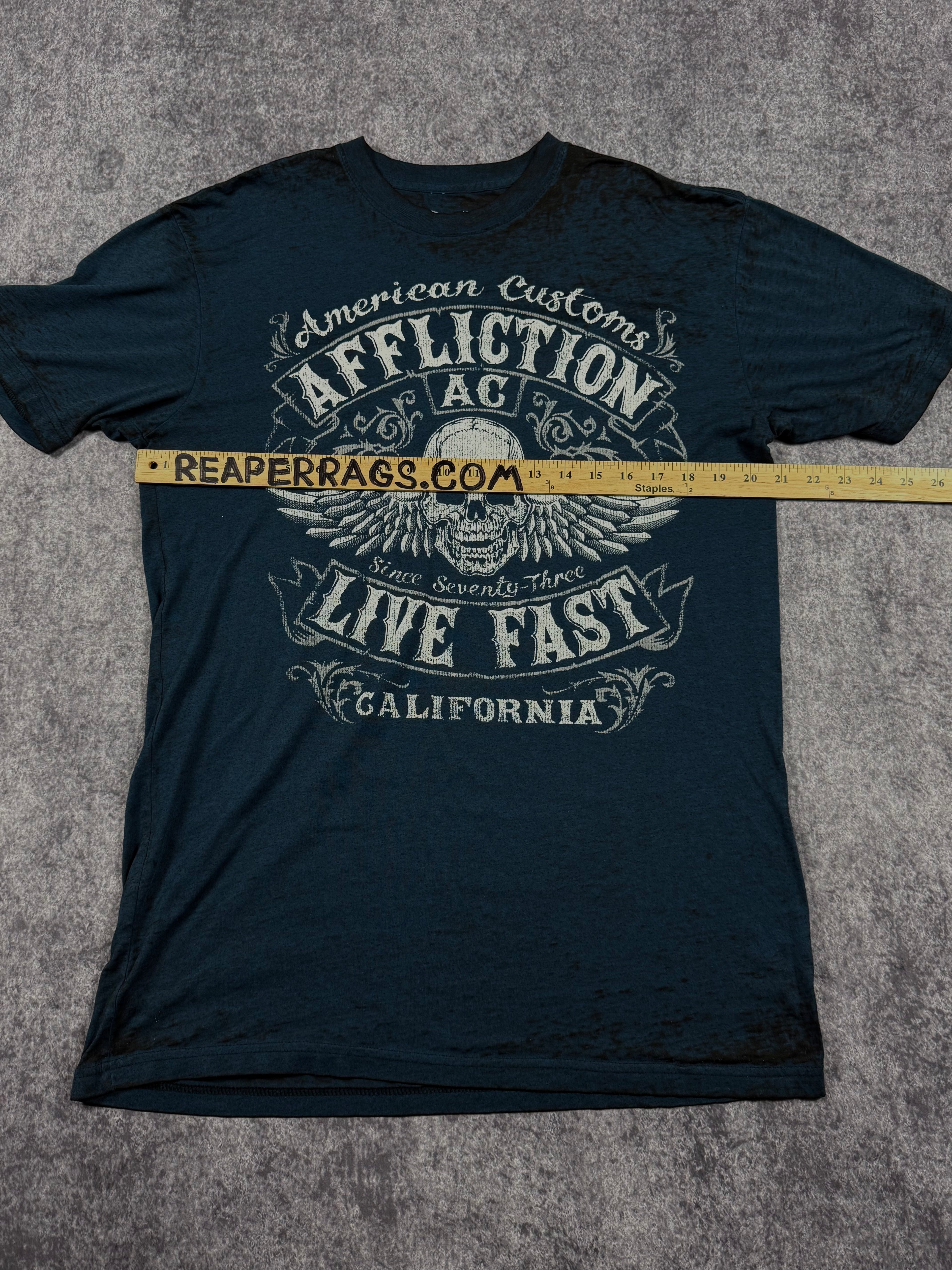 2000s affliction shirt (L)