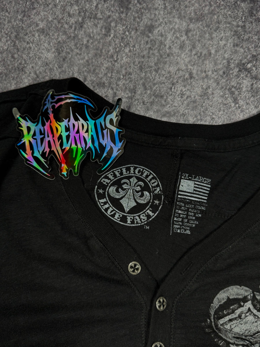 2000s affliction shirt (L)
