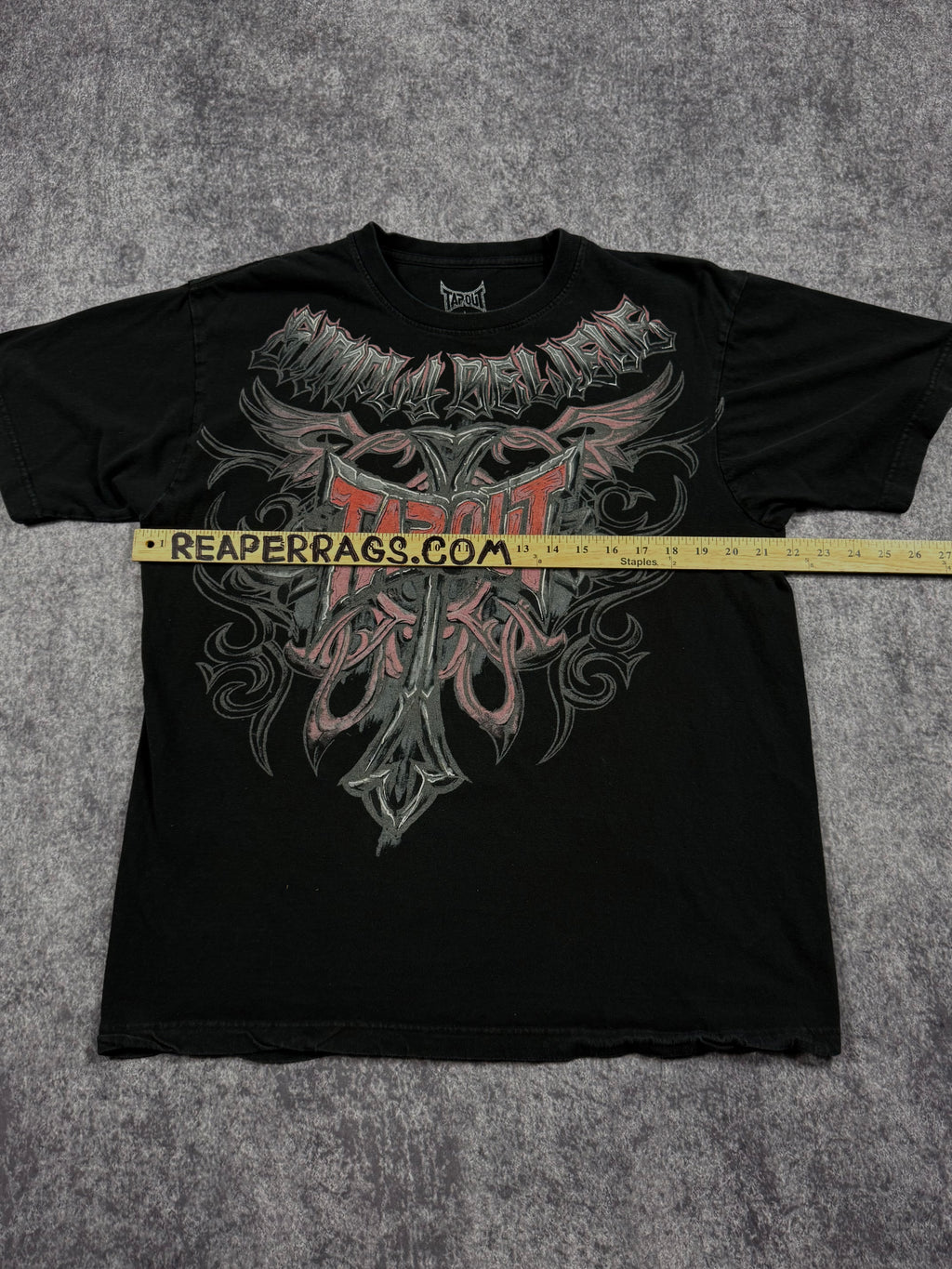 (rare) 2000s tapout shirt (L)