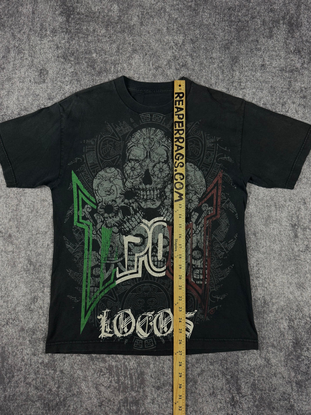 (rare) 2000s tapout shirt (M)