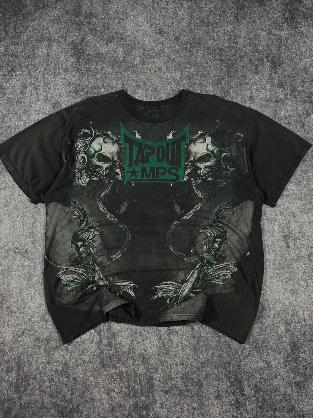 (rare) 2000s tapout shirt (XL)