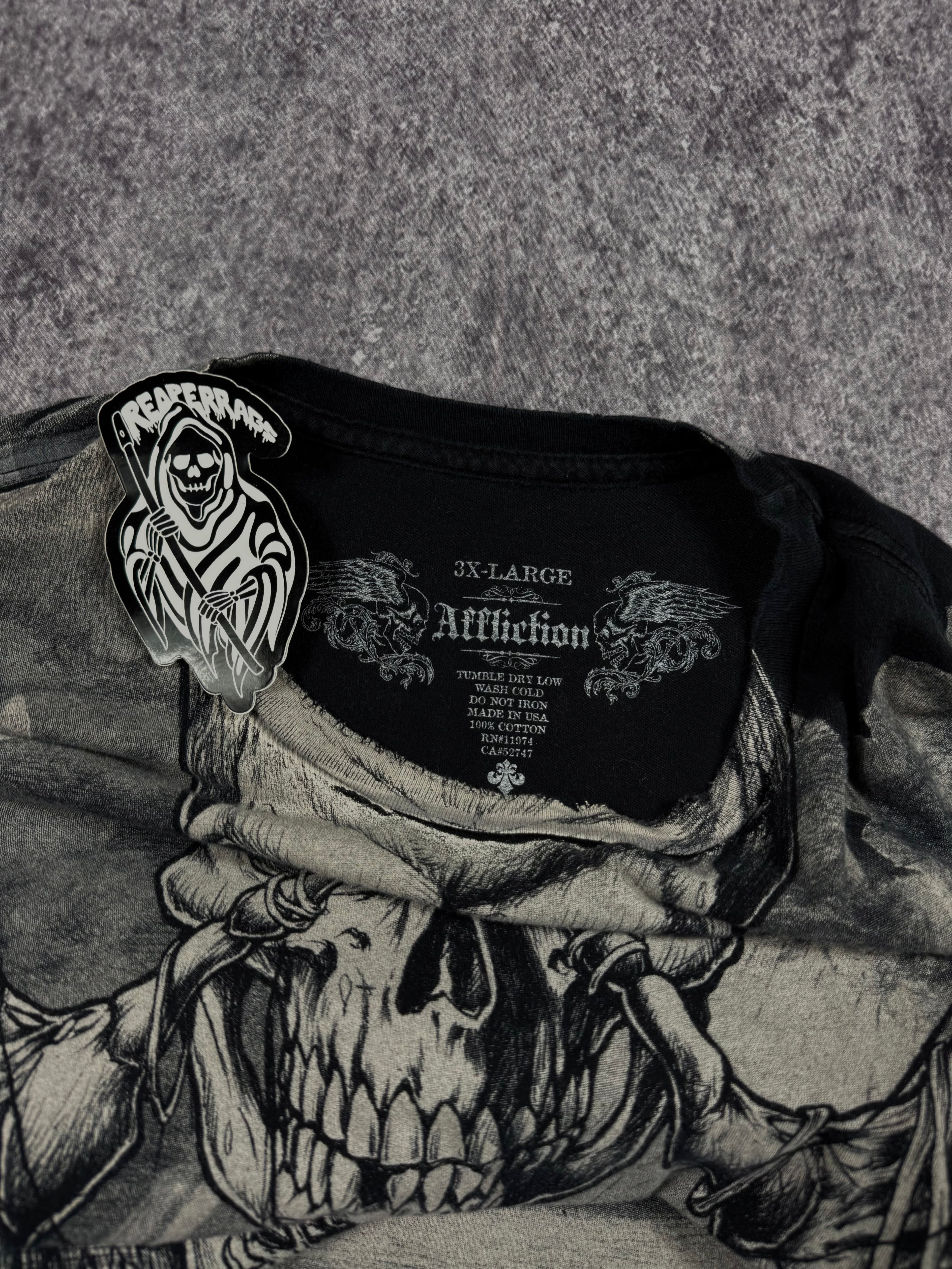 (rare) 2000s affliction god vs devil shirt (XXL)