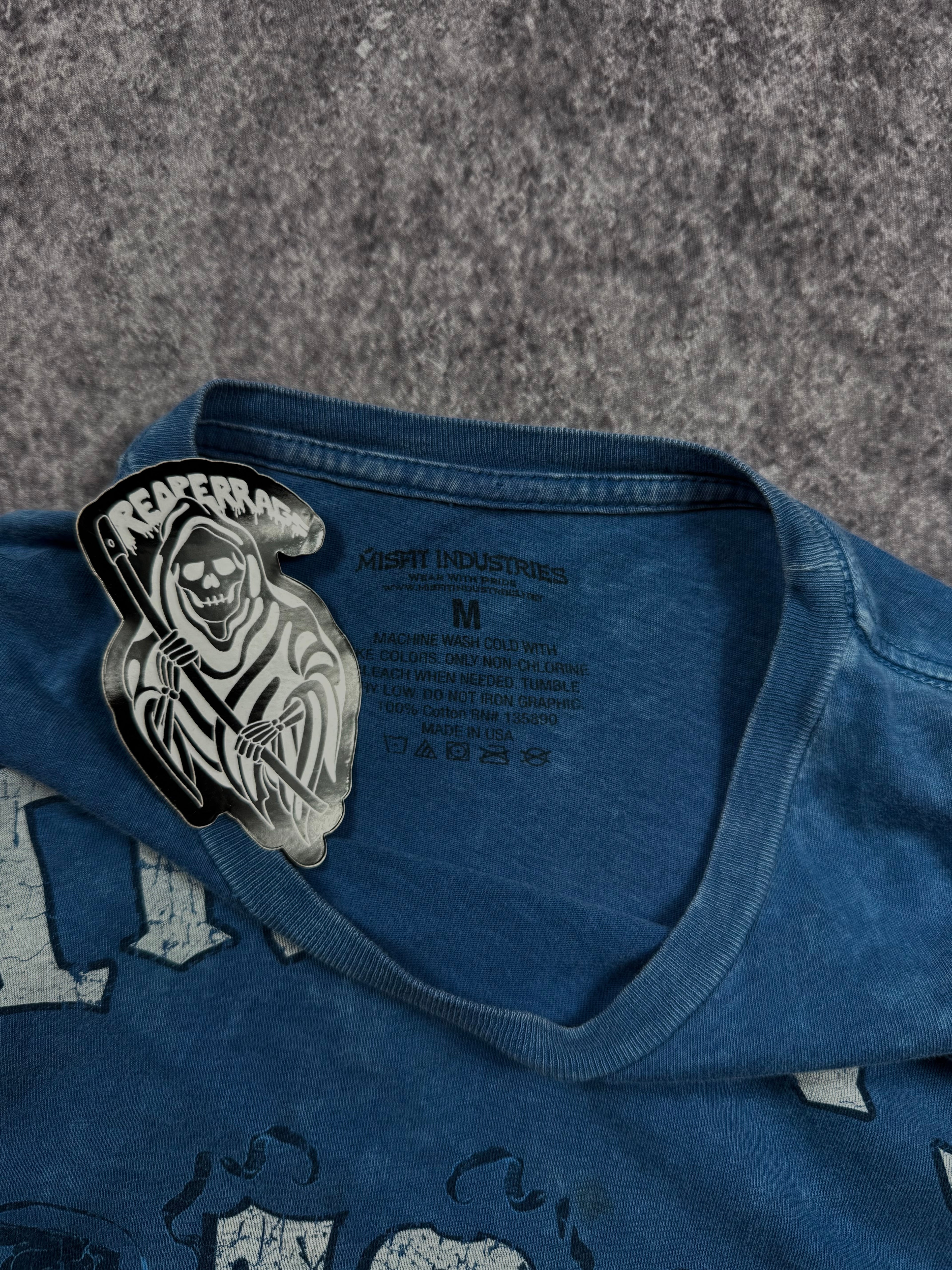 2000s misfit shirt (M)